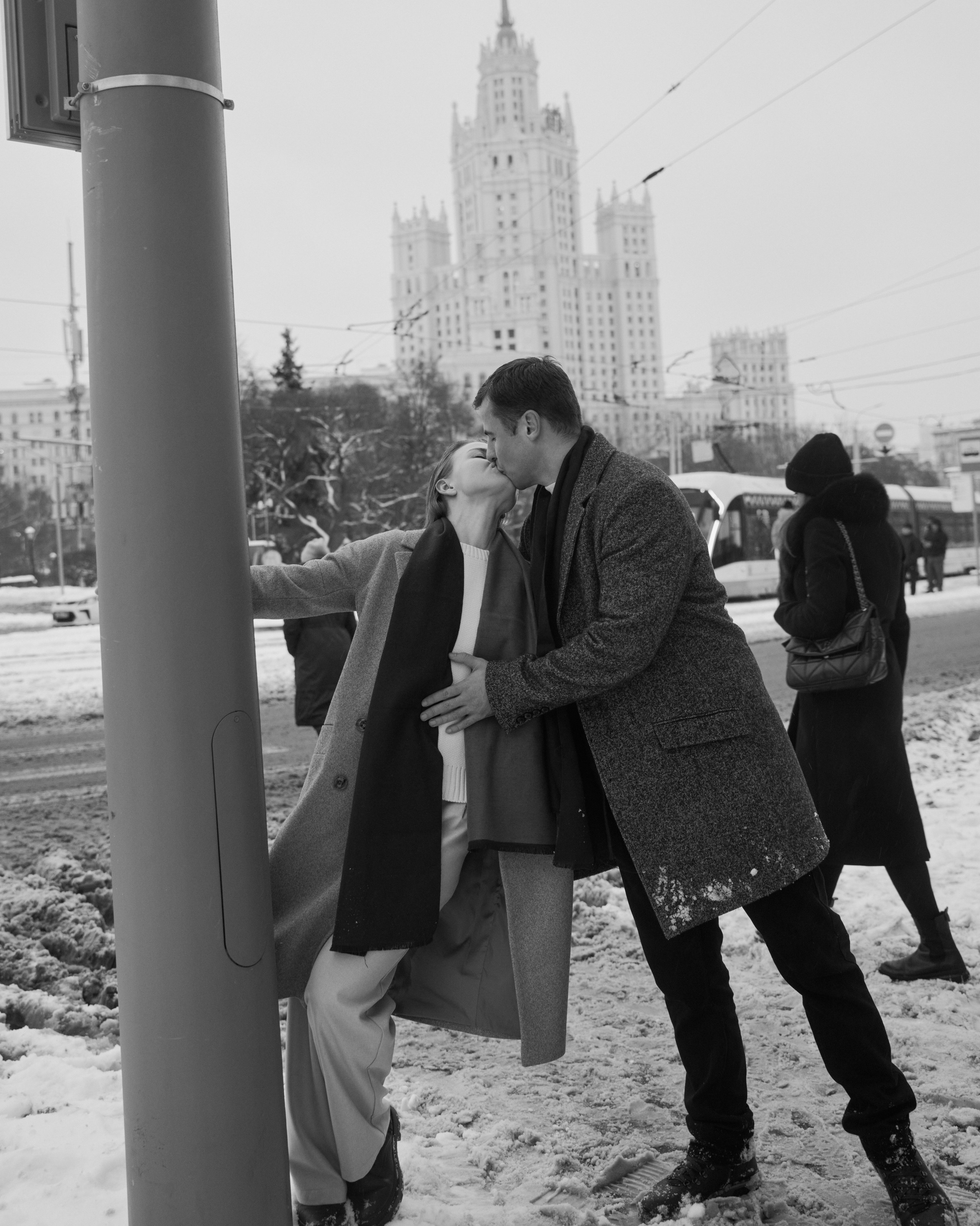 Любовь начинается с поцелуя. Minflo Photographer