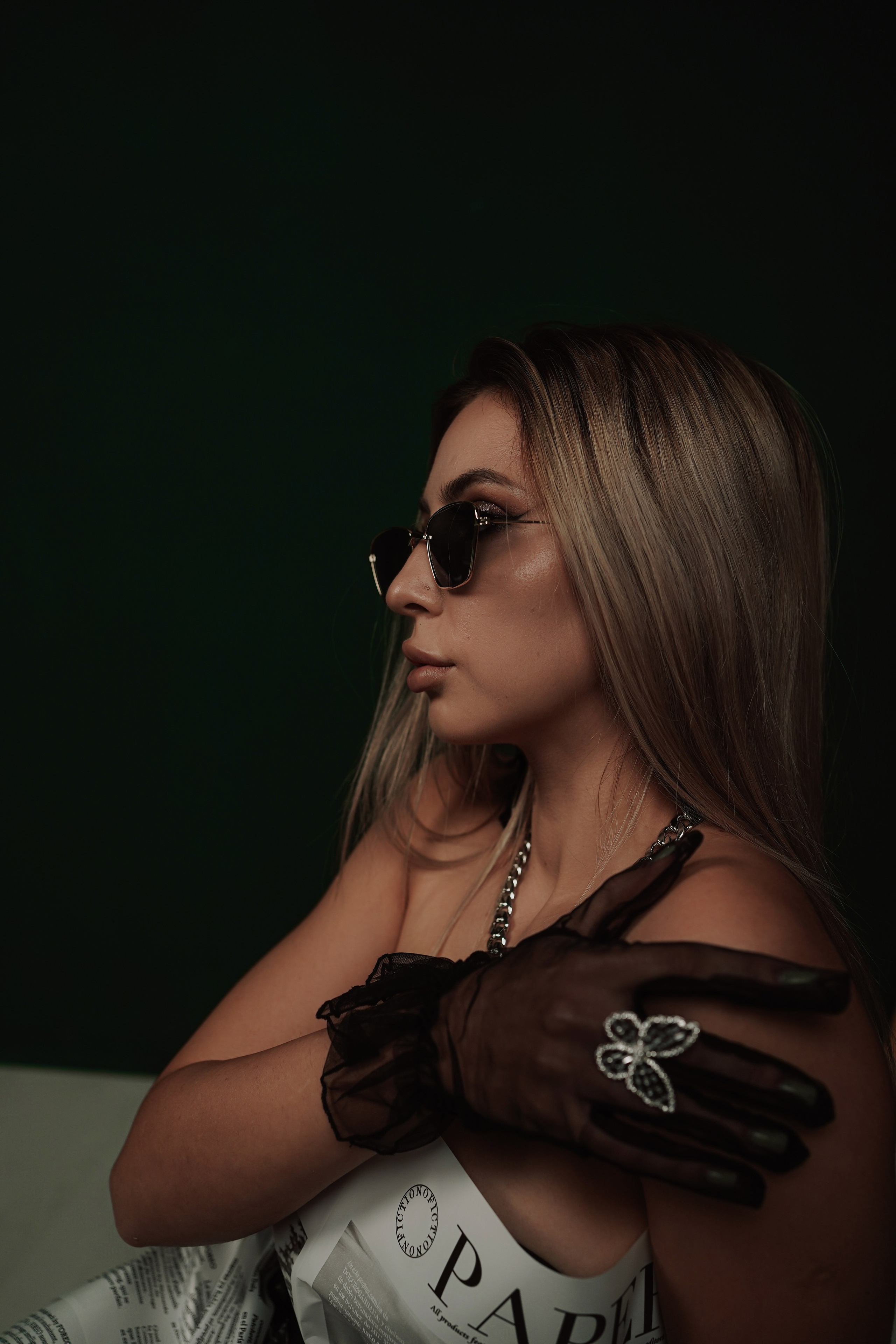 Фотостудия Рафинад. Женский фотограф Новочеркасск, Ростов-на-Дону, Шахты. Девушка в газете. Свадебный фотограф в Ростове-на-Дону. Таинство Крещения и Венчания, семейные фотосессии. Алёна Чёботова