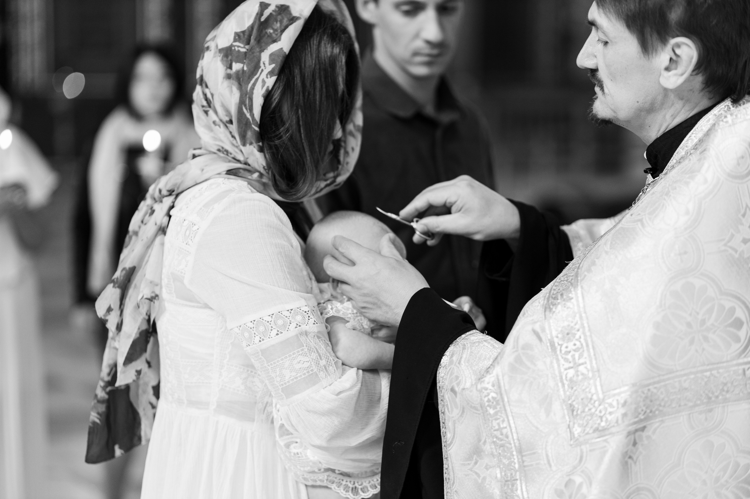 Крещение Миланы в Соборе Вознесения Господня Новочеркасск. Анастасия Безуглова- свадебный фотограф в Таганроге