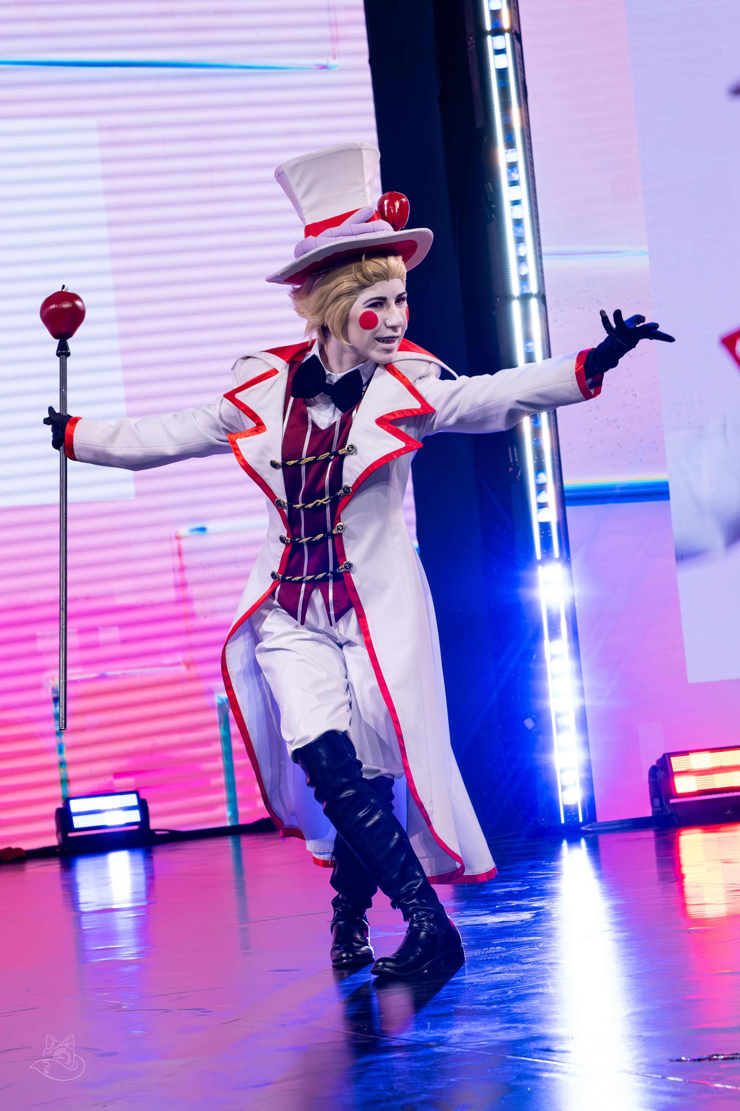 Сцена РЭД ЭКСПО 2024. Косплей фотограф