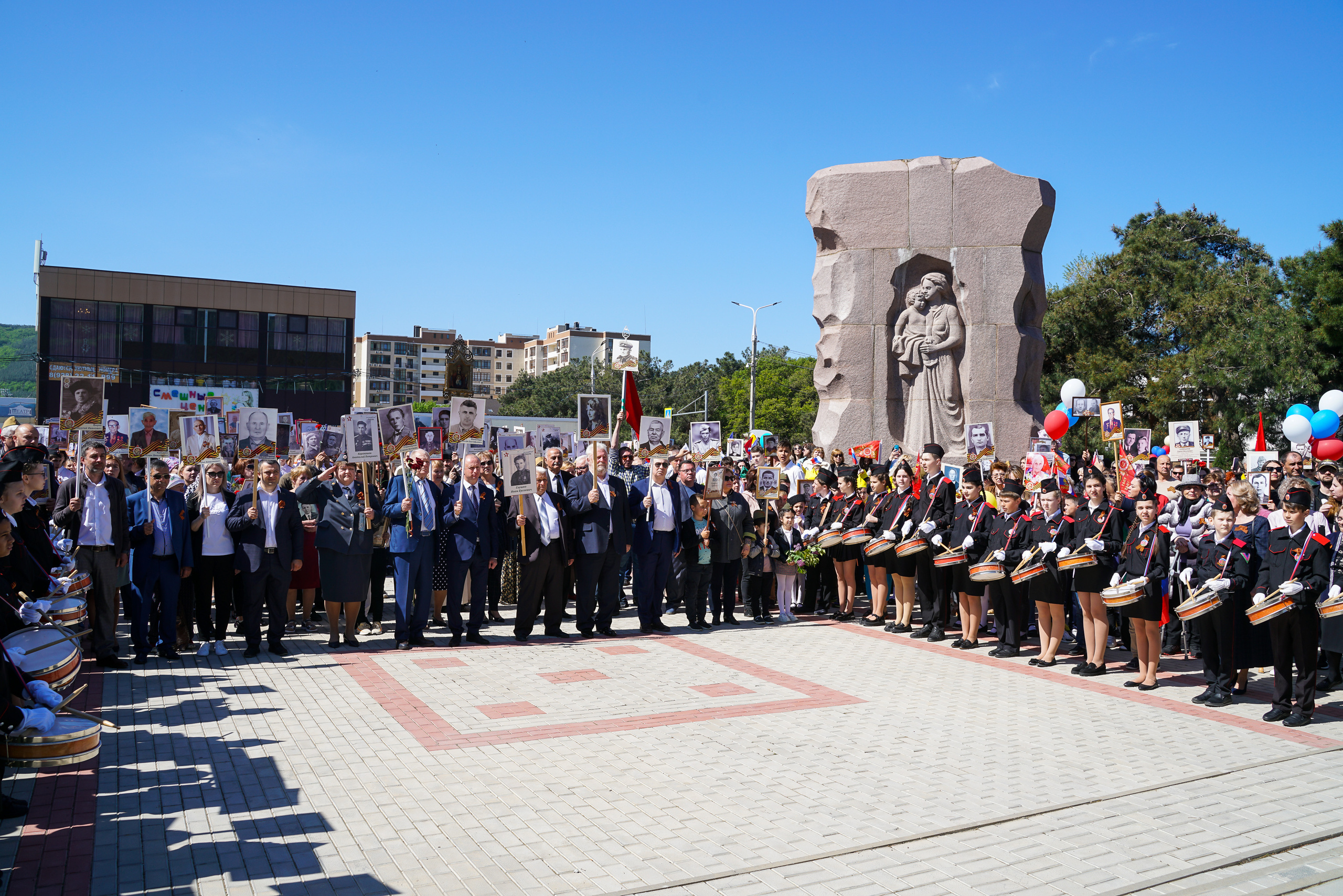 Праздничный парад 9 мая. Жизнь курорта Кабардинка в фотографиях