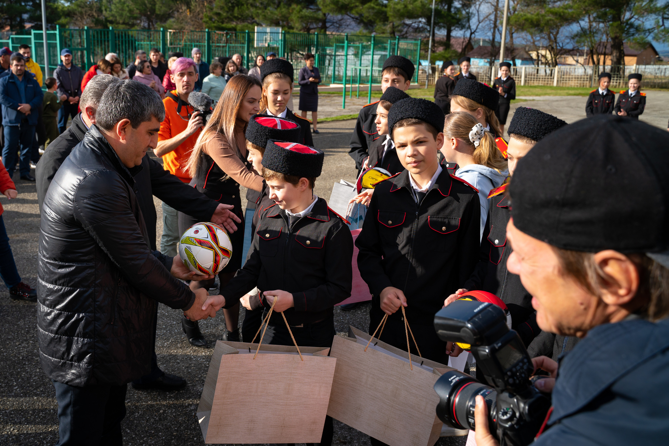 Открытие футбольного поля. Жизнь курорта Кабардинка в фотографиях