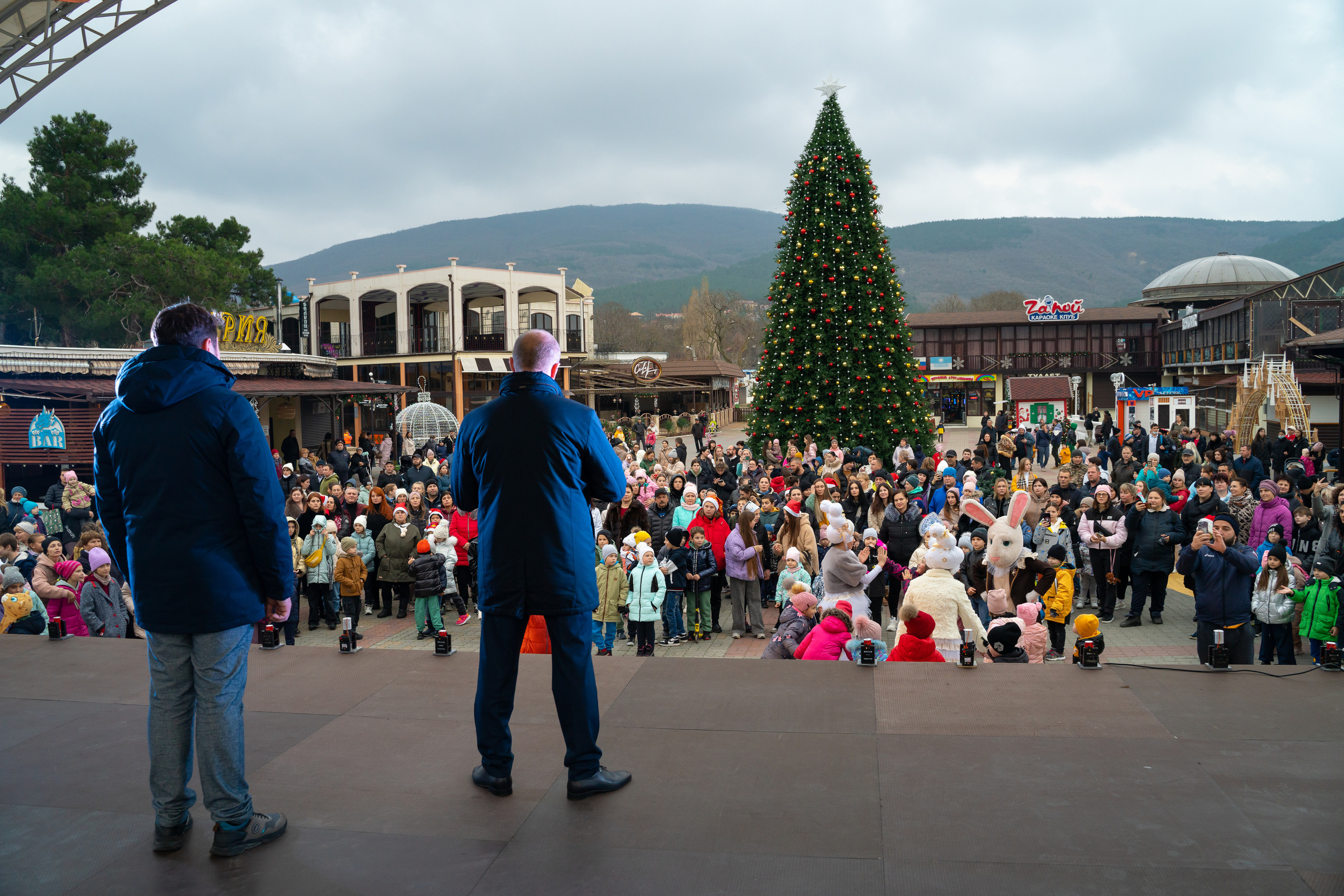 Ёлка на набережной. Жизнь курорта Кабардинка в фотографиях