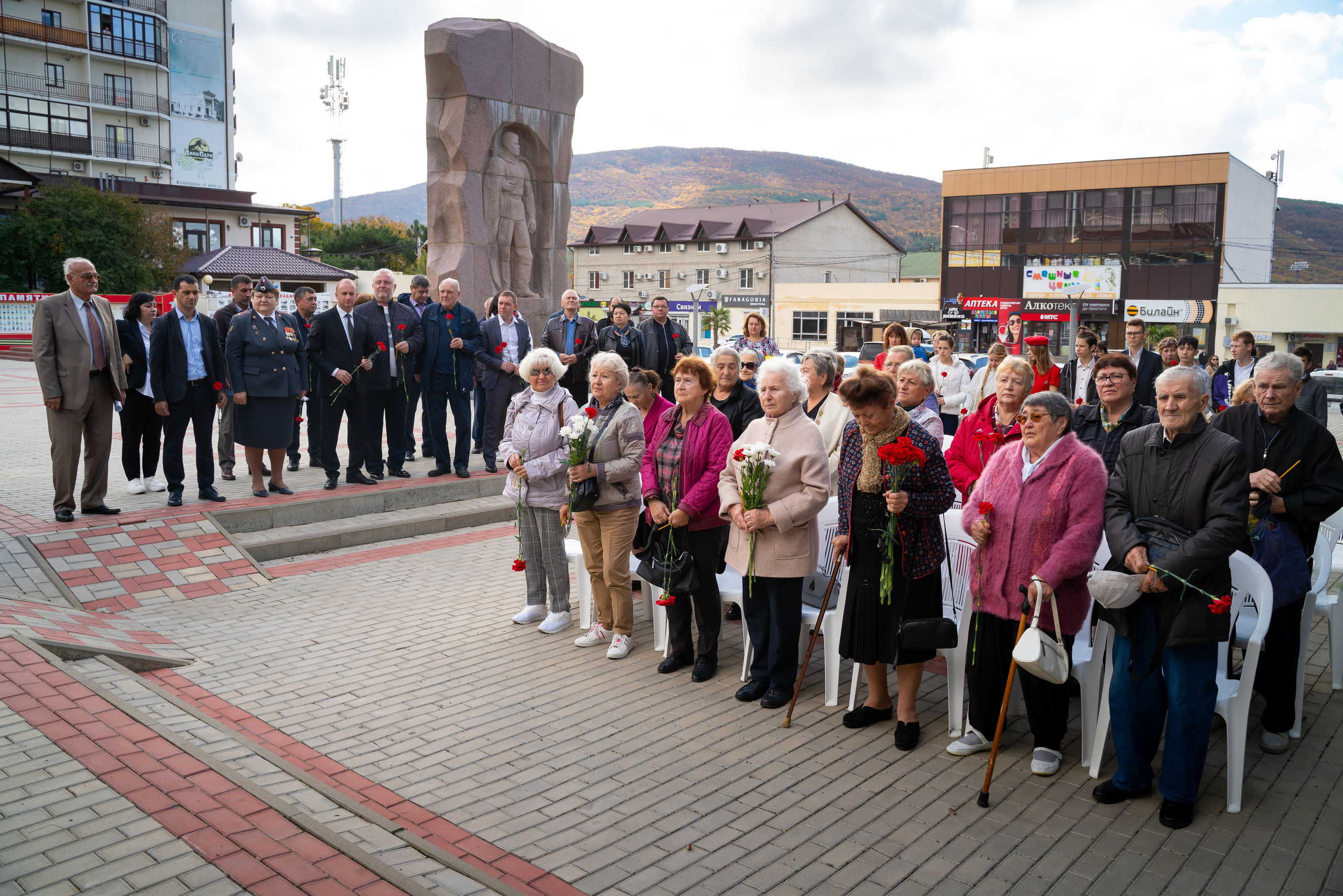 День памяти жертв политических репрессий. Жизнь курорта Кабардинка в фотографиях