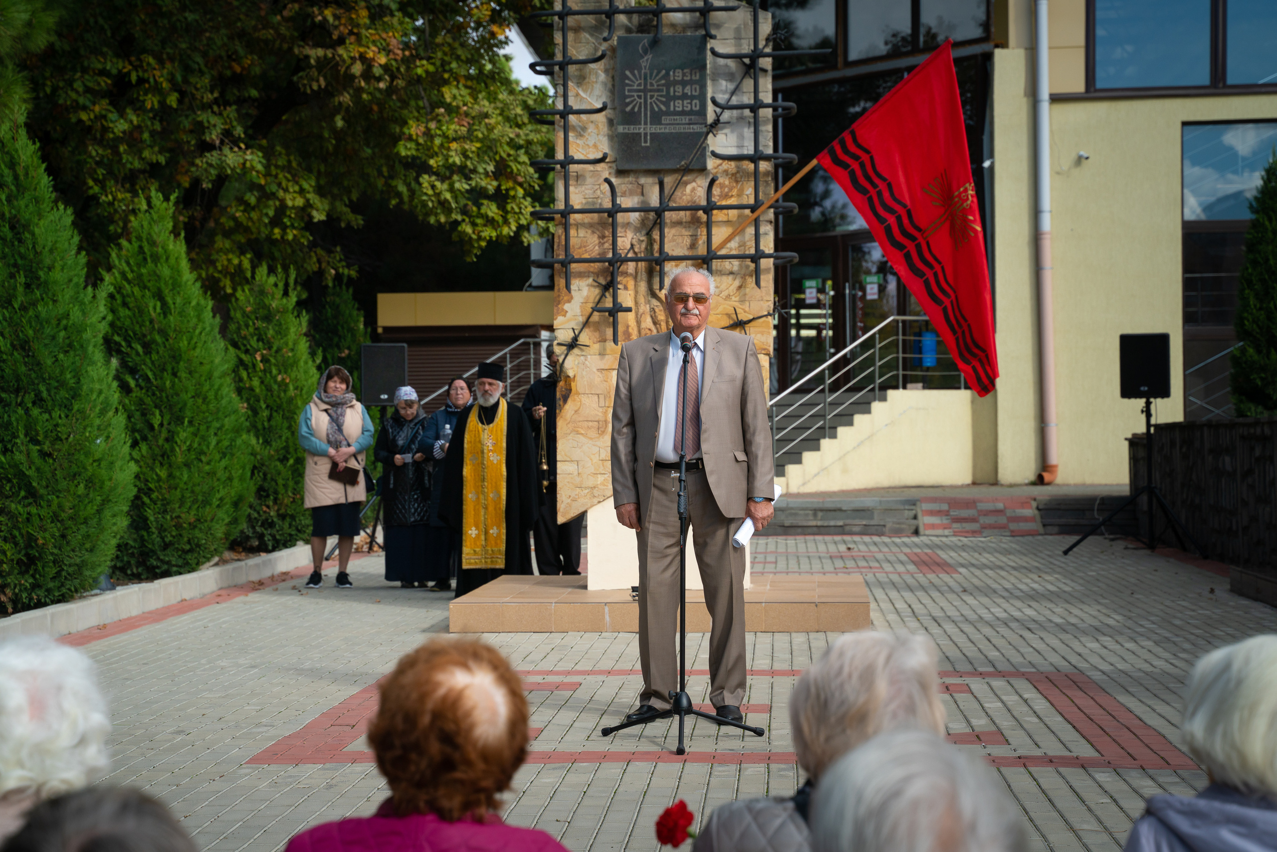 День памяти жертв политических репрессий. Жизнь курорта Кабардинка в фотографиях