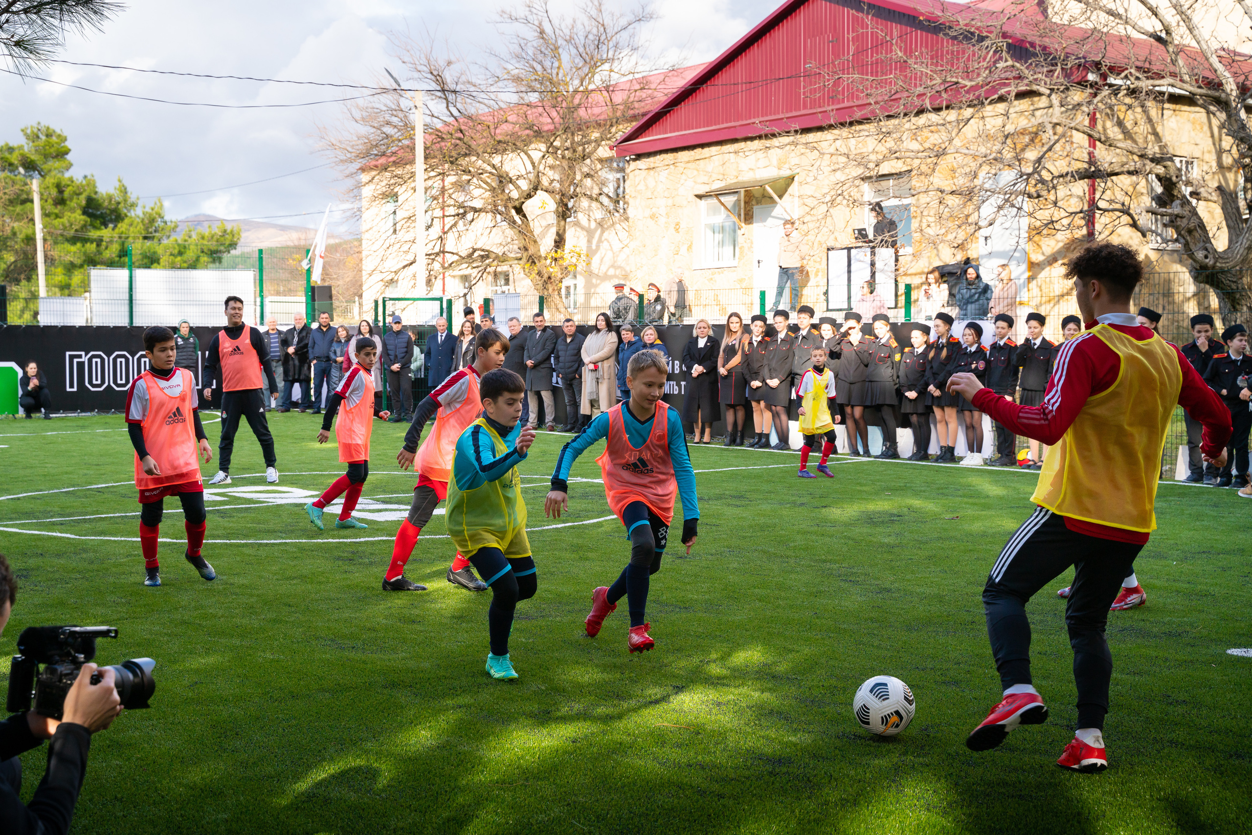 Открытие футбольного поля. Жизнь курорта Кабардинка в фотографиях