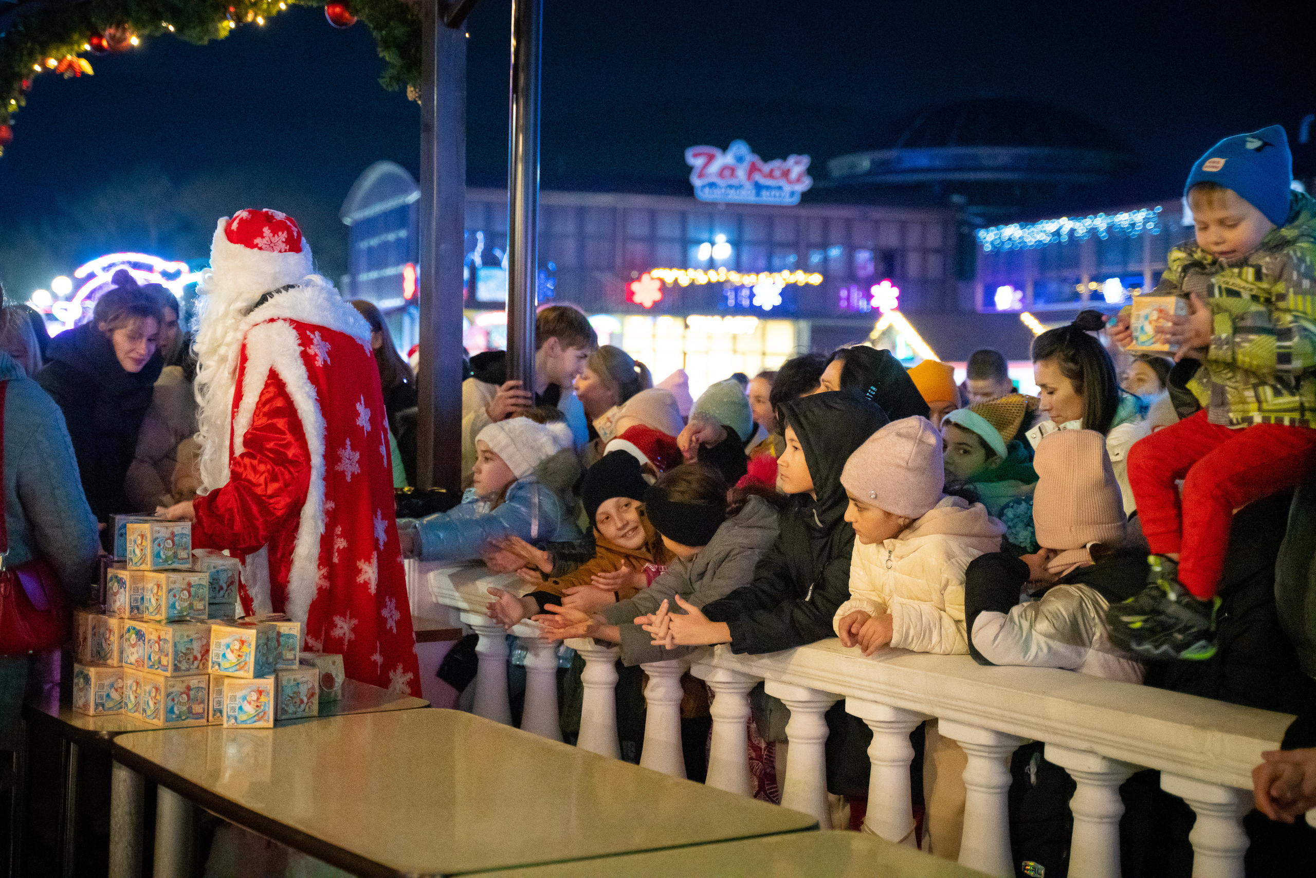 Ёлка на набережной. Жизнь курорта Кабардинка в фотографиях