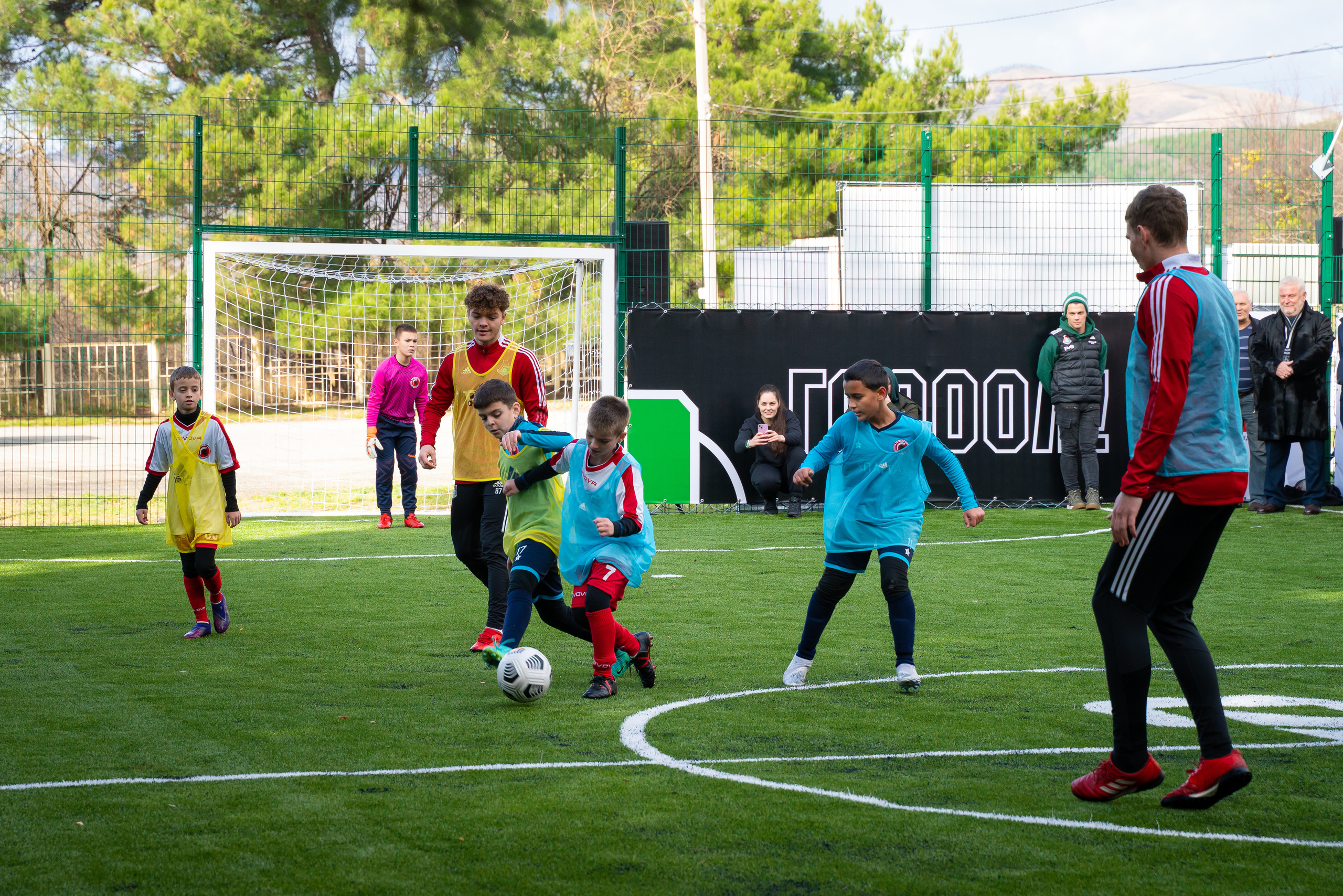 Открытие футбольного поля. Жизнь курорта Кабардинка в фотографиях