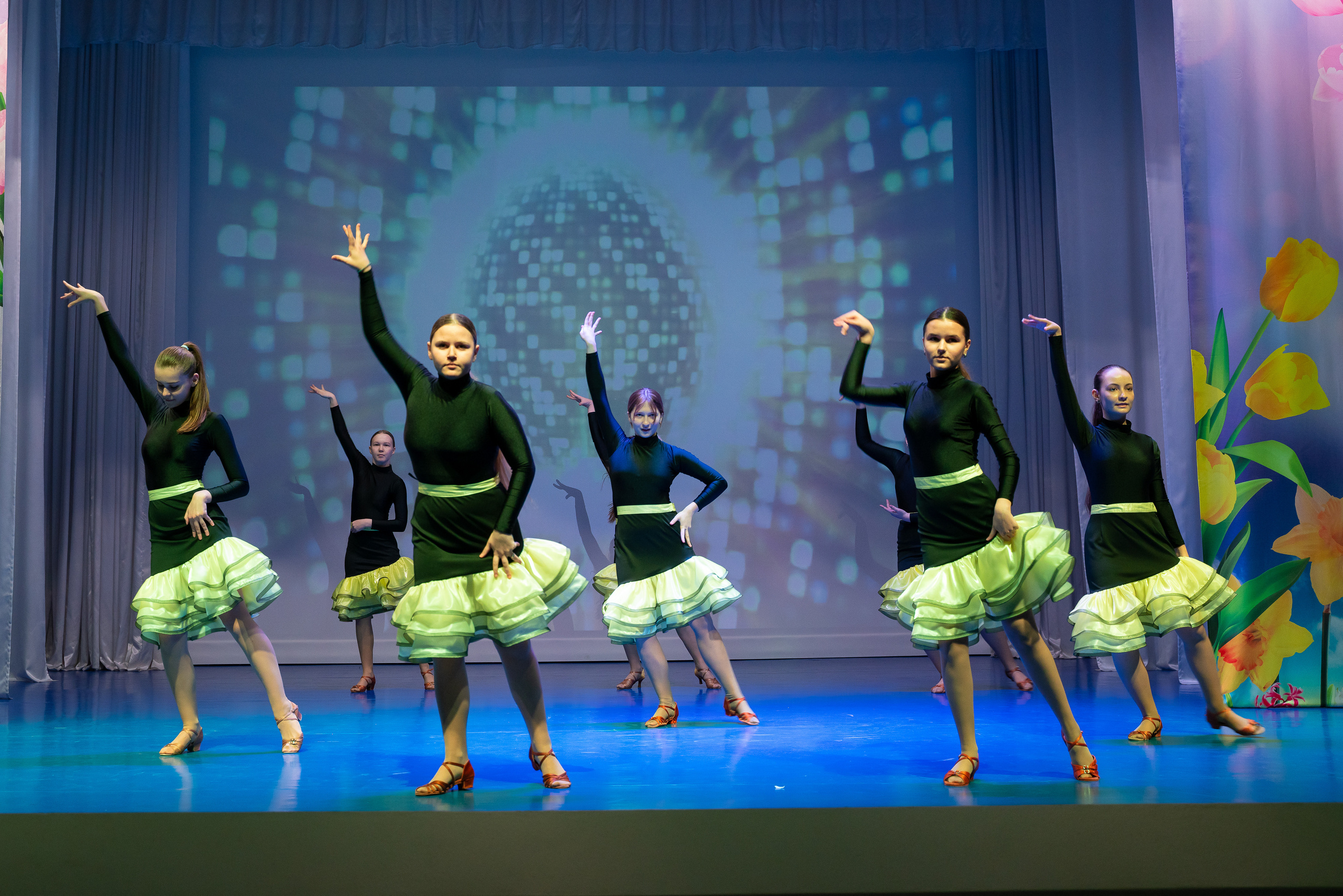 Концерт к 8 марта. Марьина роща. Жизнь курорта Кабардинка в фотографиях