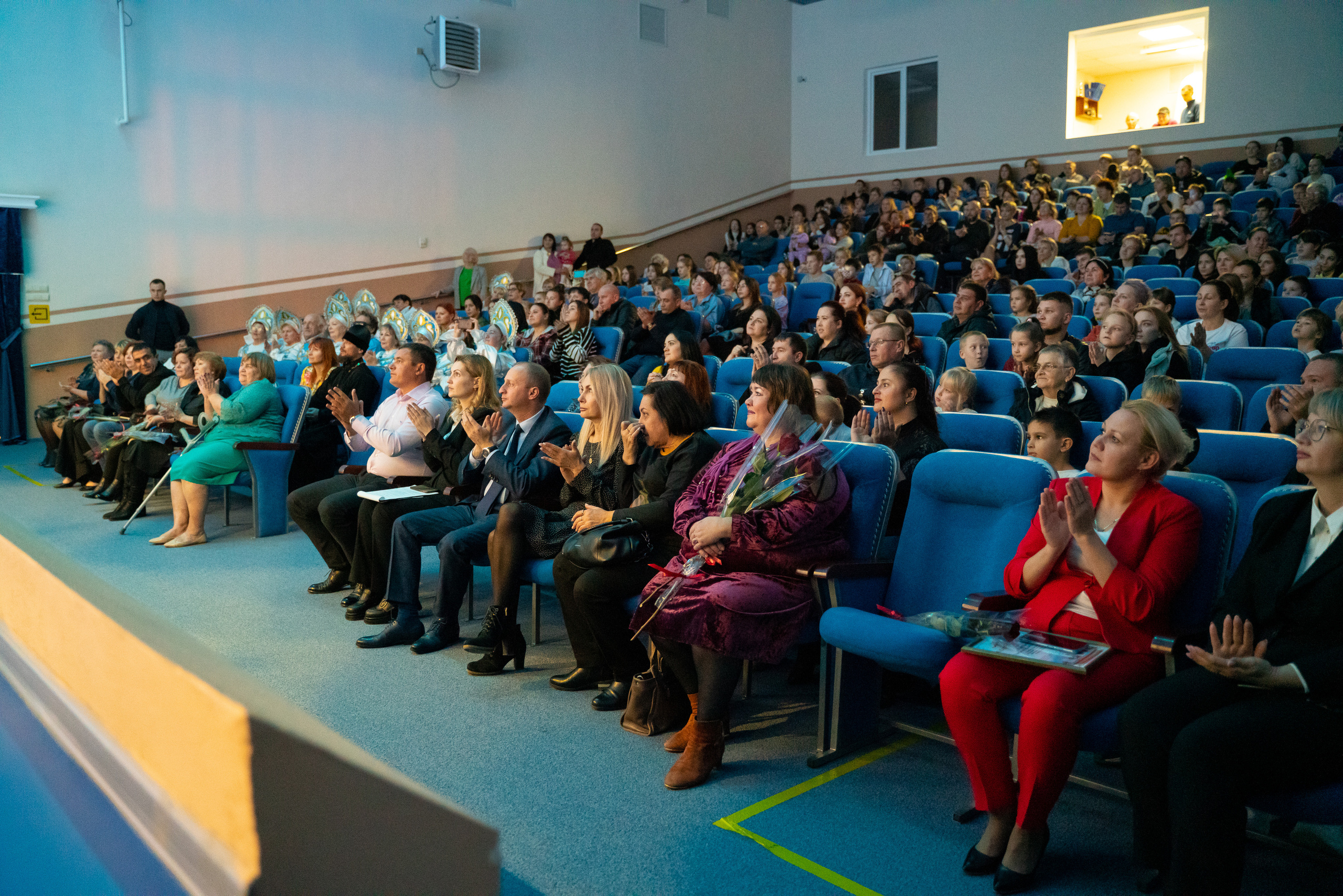 Новогодний концерт, Марьина Роща. Жизнь курорта Кабардинка в фотографиях