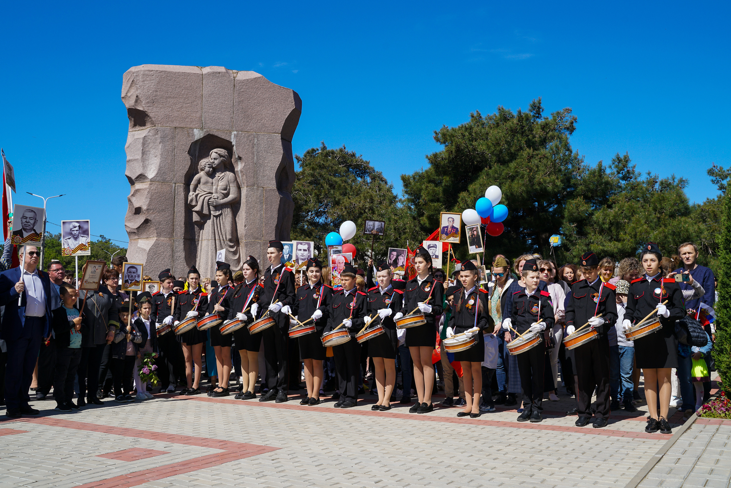 Праздничный парад 9 мая. Жизнь курорта Кабардинка в фотографиях