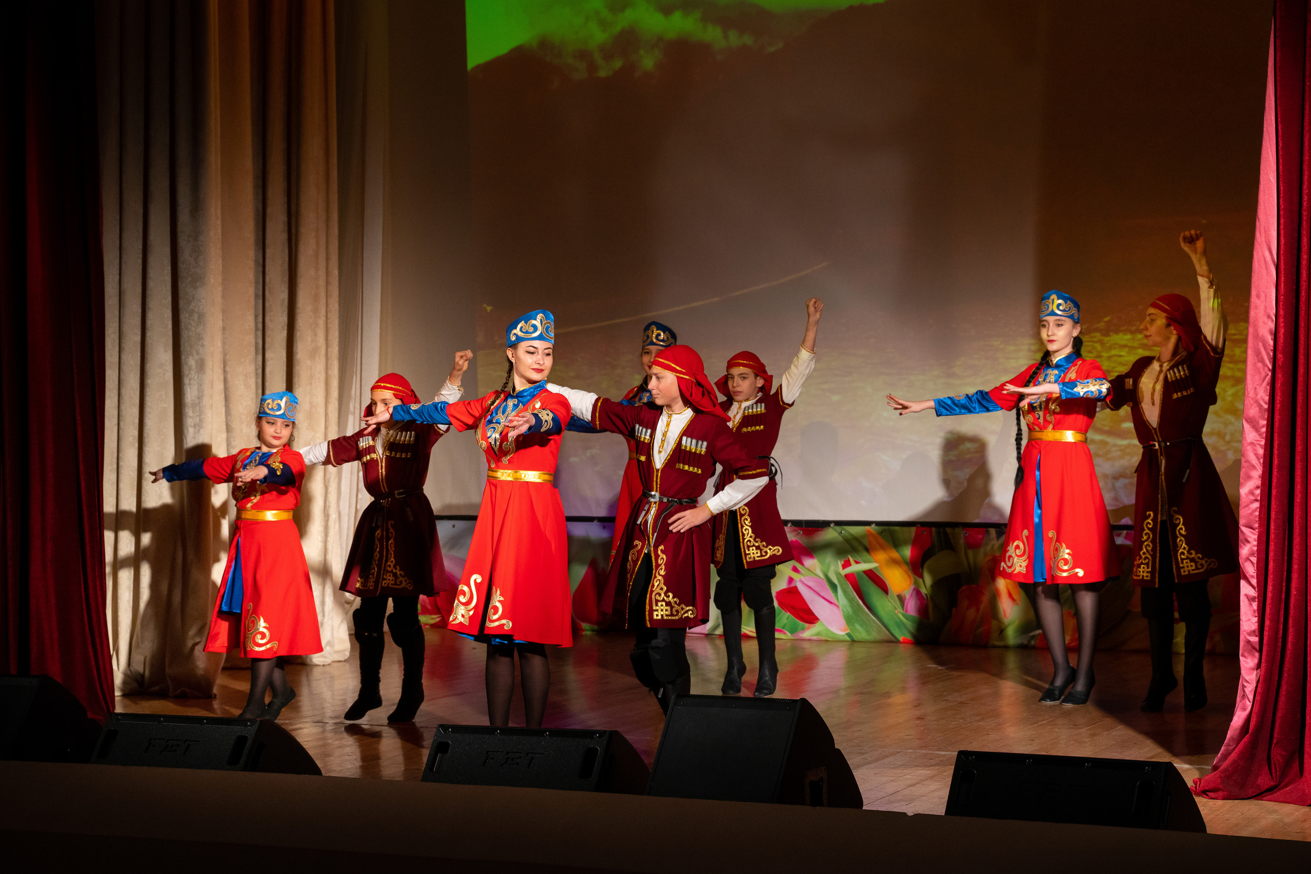 День матери. Кабардинка. Жизнь курорта Кабардинка в фотографиях