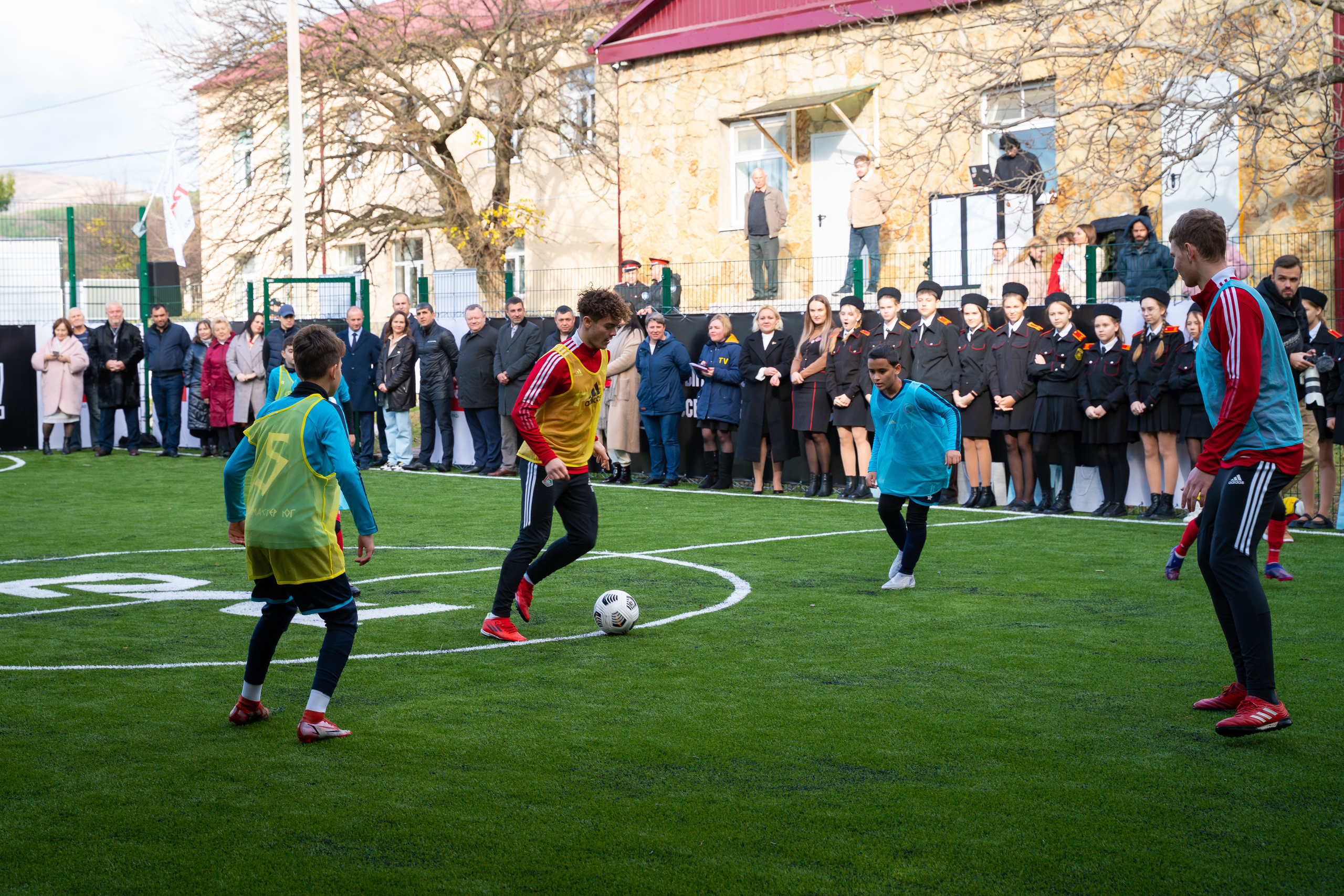 Открытие футбольного поля. Жизнь курорта Кабардинка в фотографиях