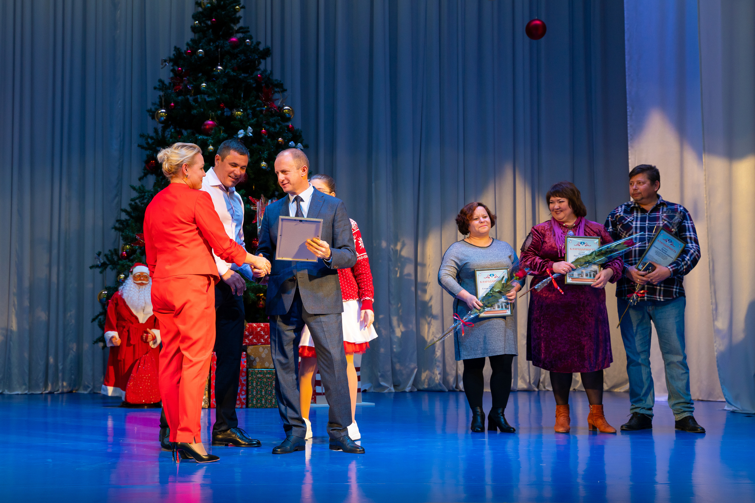 Новогодний концерт, Марьина Роща. Жизнь курорта Кабардинка в фотографиях