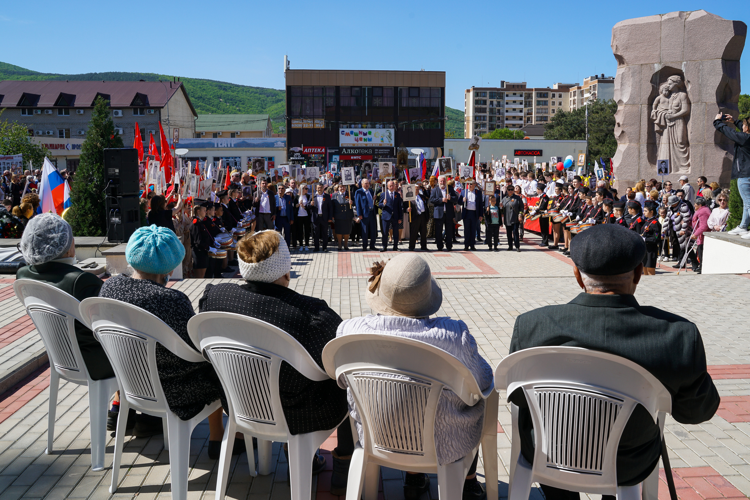 Праздничный парад 9 мая. Жизнь курорта Кабардинка в фотографиях