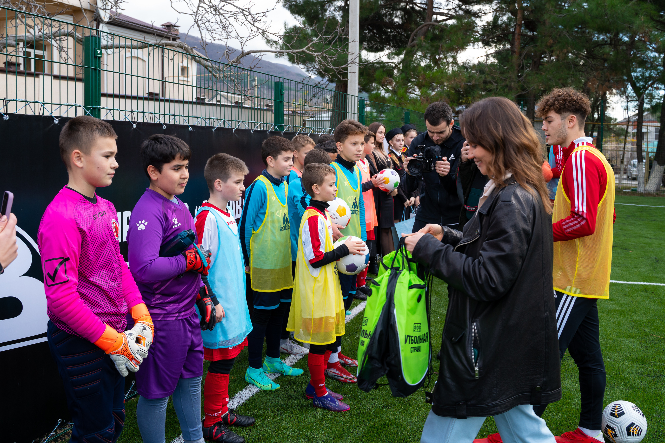 Открытие футбольного поля. Жизнь курорта Кабардинка в фотографиях