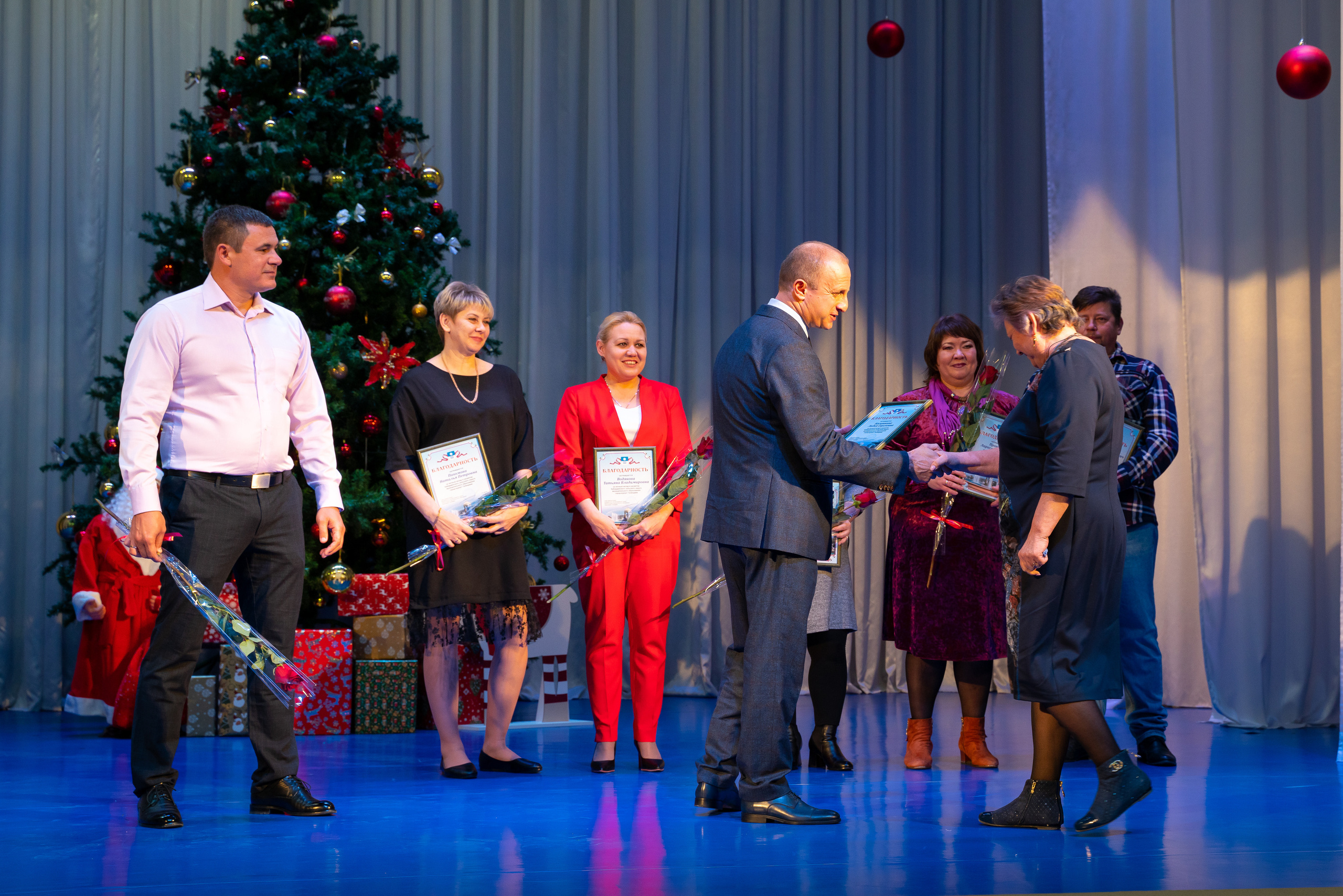 Новогодний концерт, Марьина Роща. Жизнь курорта Кабардинка в фотографиях