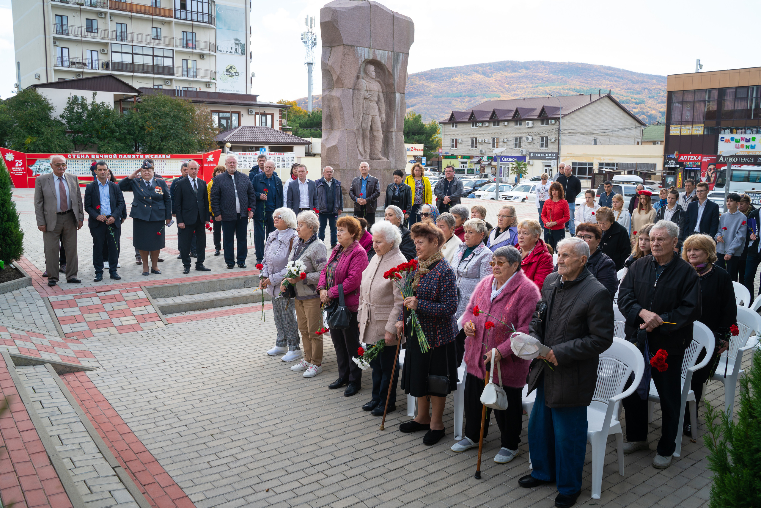 День памяти жертв политических репрессий. Жизнь курорта Кабардинка в фотографиях