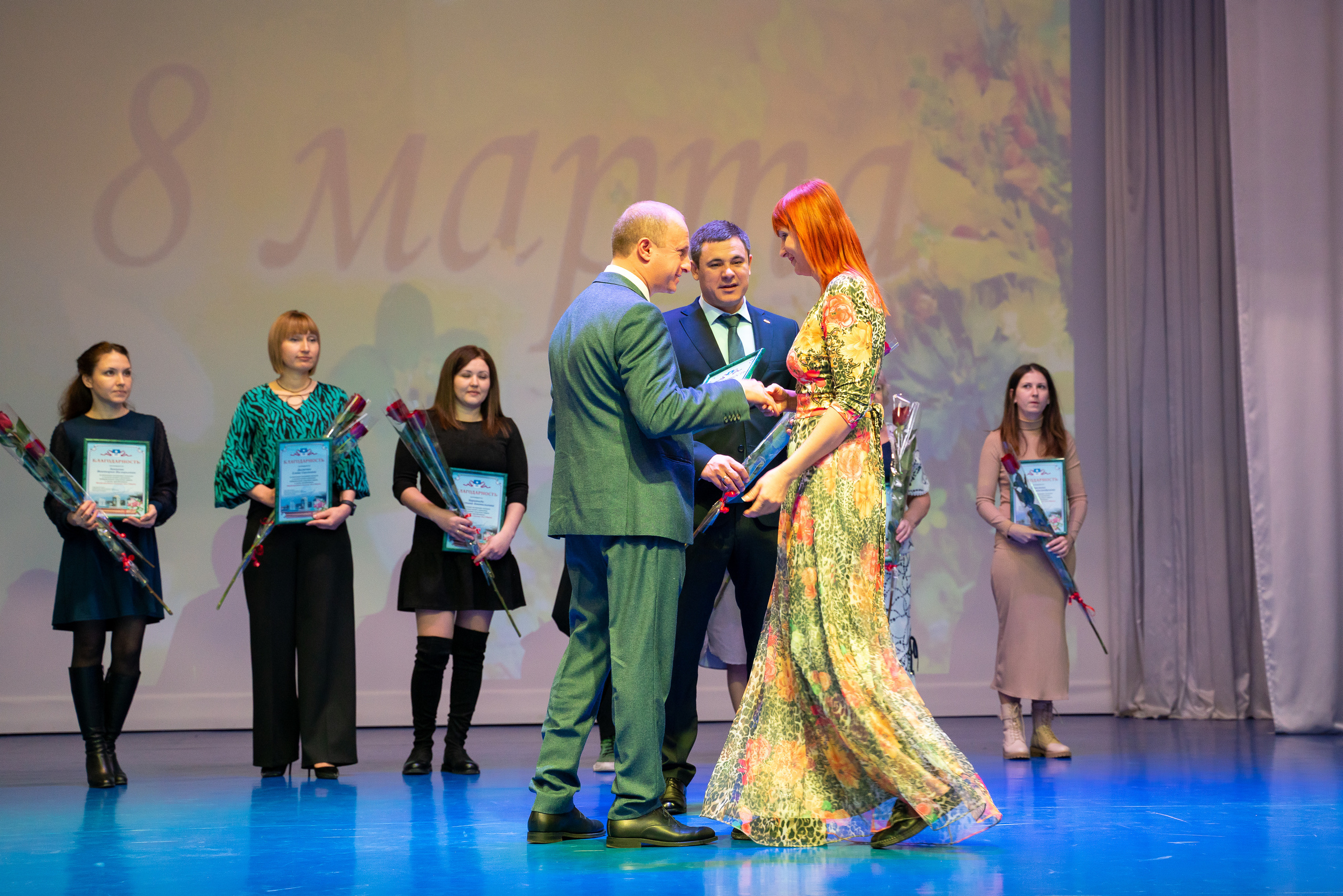 Концерт к 8 марта. Марьина роща. Жизнь курорта Кабардинка в фотографиях