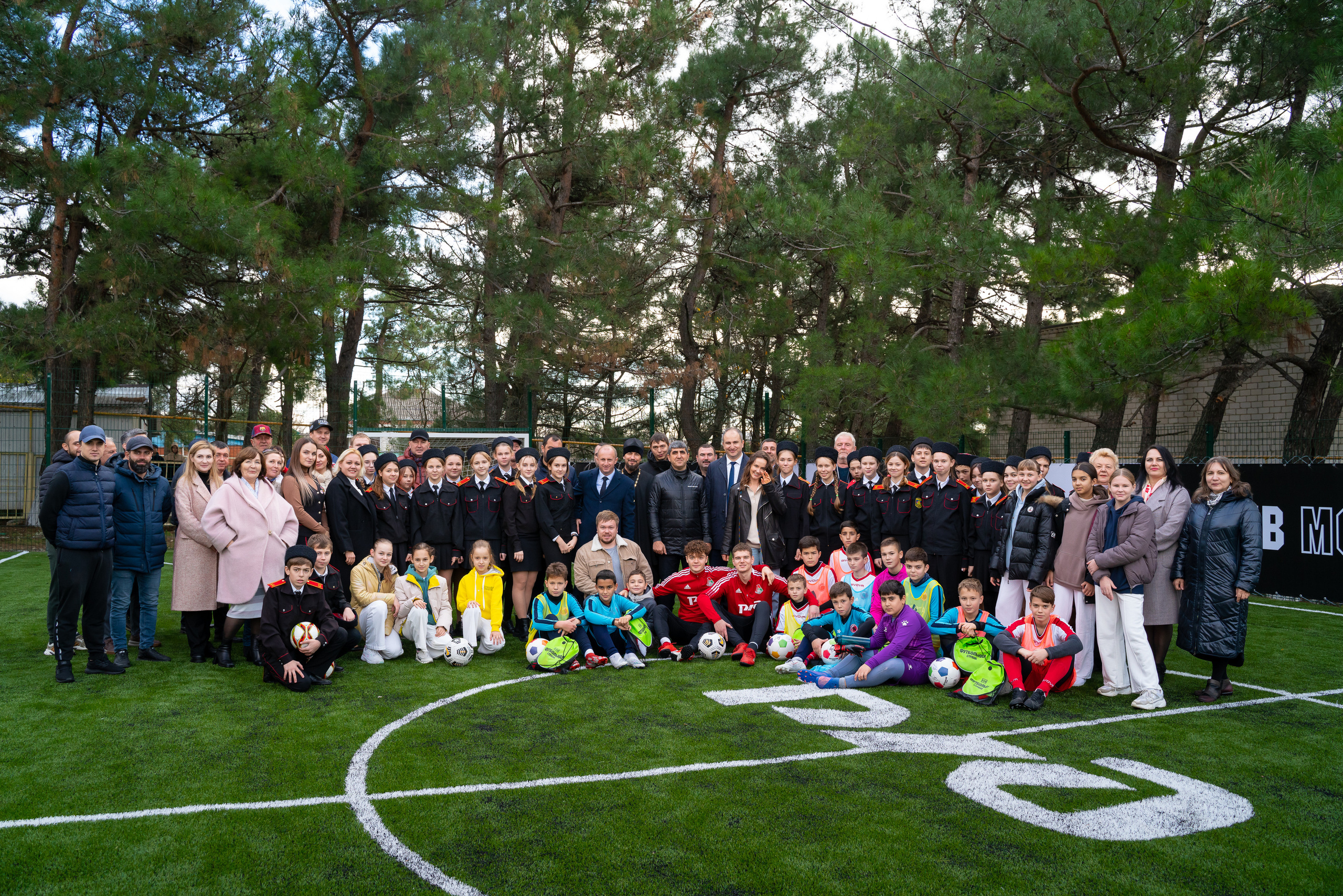 Открытие футбольного поля. Жизнь курорта Кабардинка в фотографиях