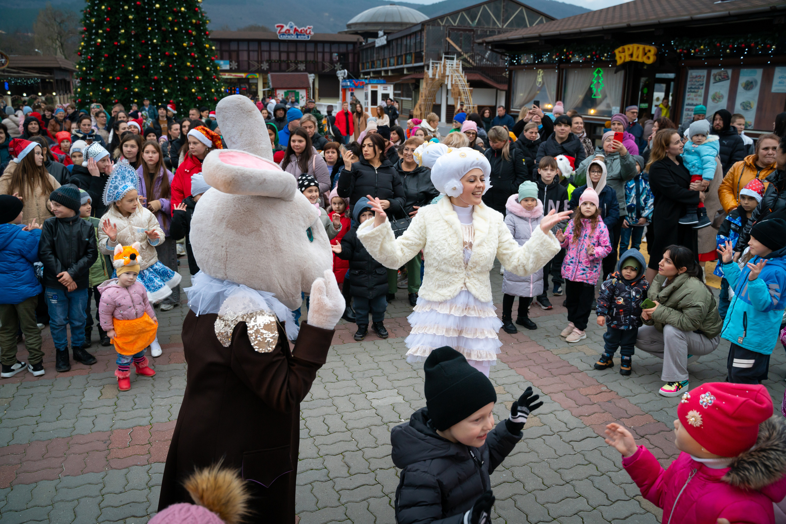 Ёлка на набережной. Жизнь курорта Кабардинка в фотографиях