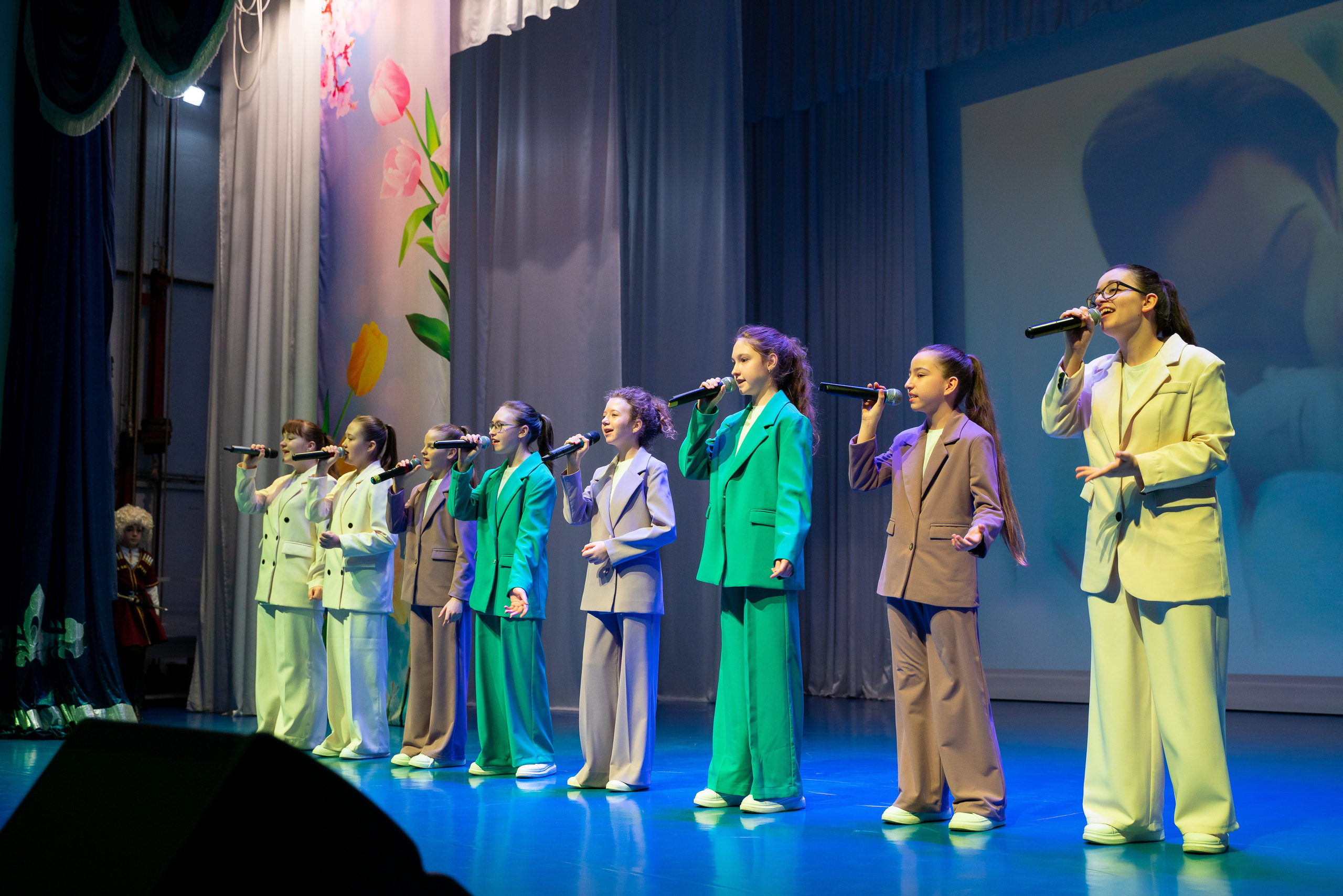 Концерт к 8 марта. Марьина роща. Жизнь курорта Кабардинка в фотографиях