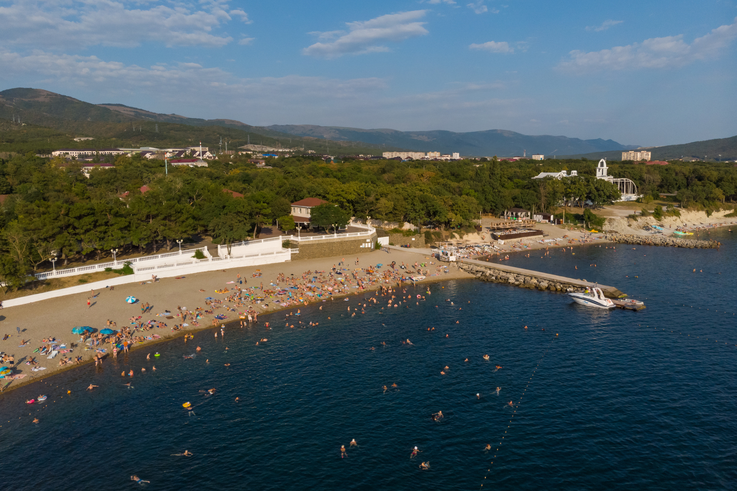 Виды Кабардинки. Жизнь курорта Кабардинка в фотографиях