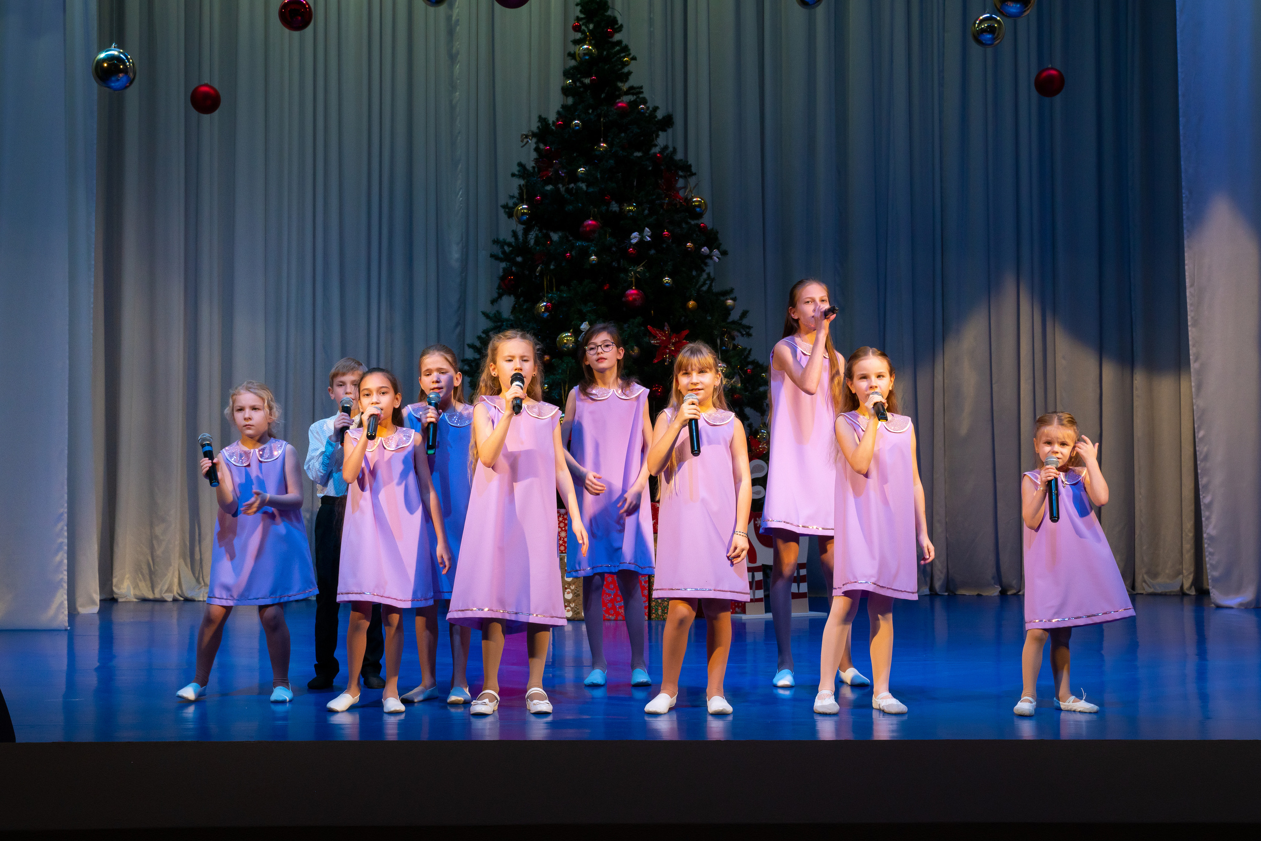 Новогодний концерт, Марьина Роща. Жизнь курорта Кабардинка в фотографиях