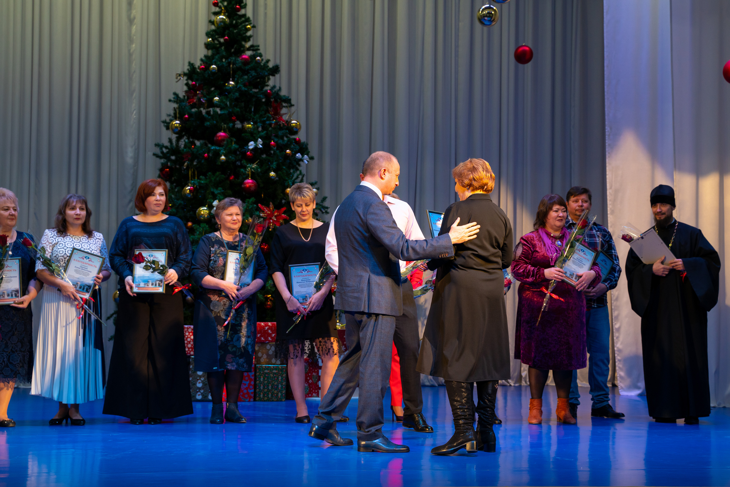 Новогодний концерт, Марьина Роща. Жизнь курорта Кабардинка в фотографиях