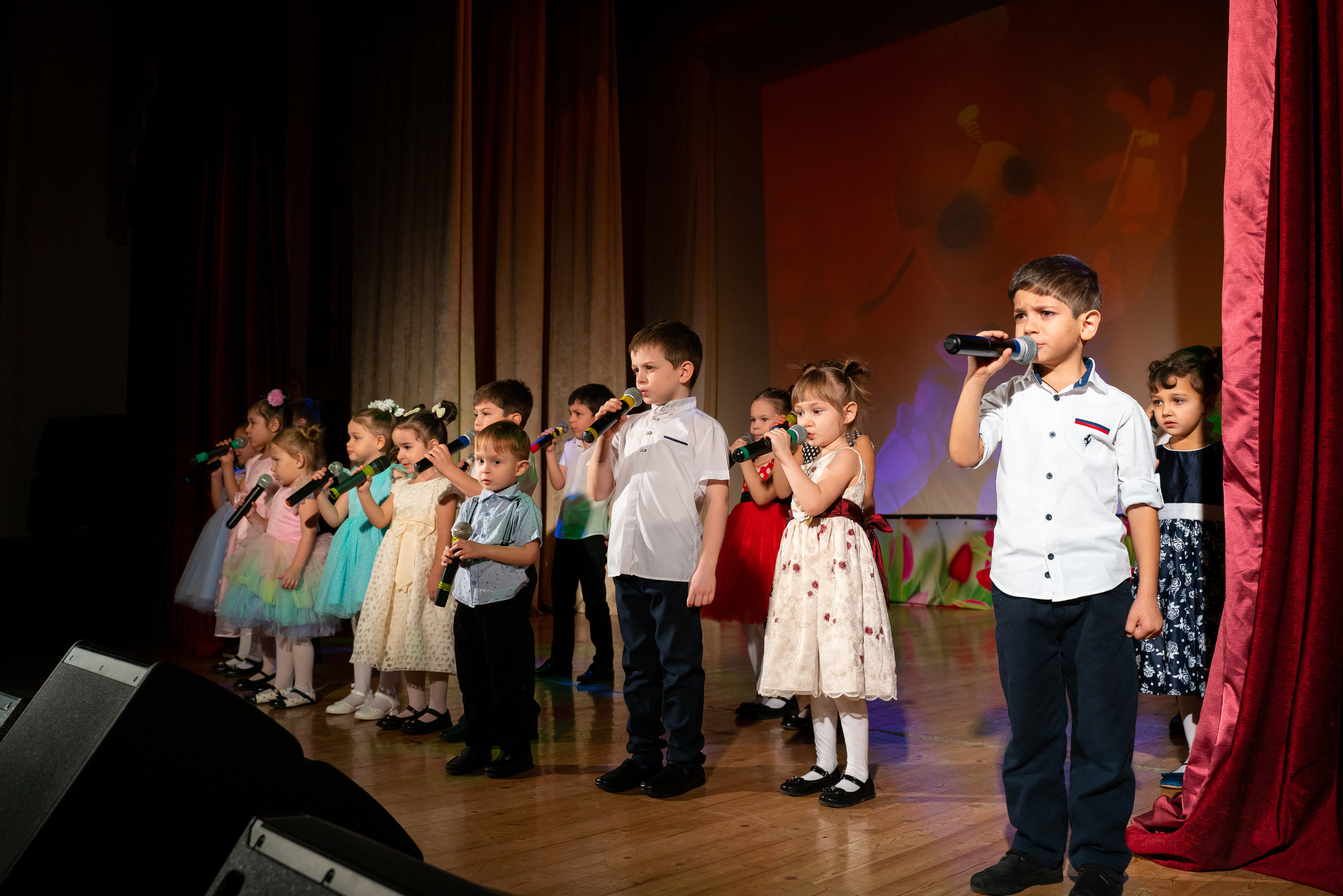 День матери. Кабардинка. Жизнь курорта Кабардинка в фотографиях