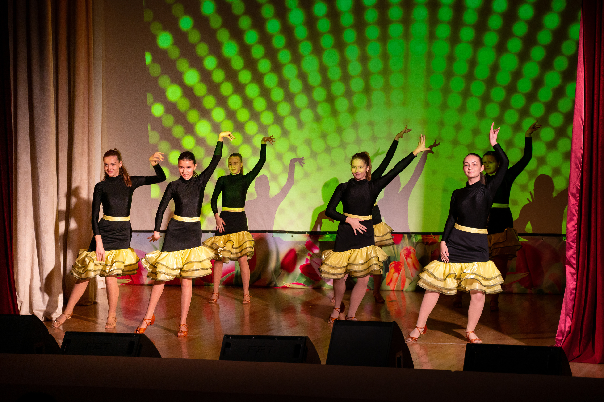 День матери. Кабардинка. Жизнь курорта Кабардинка в фотографиях