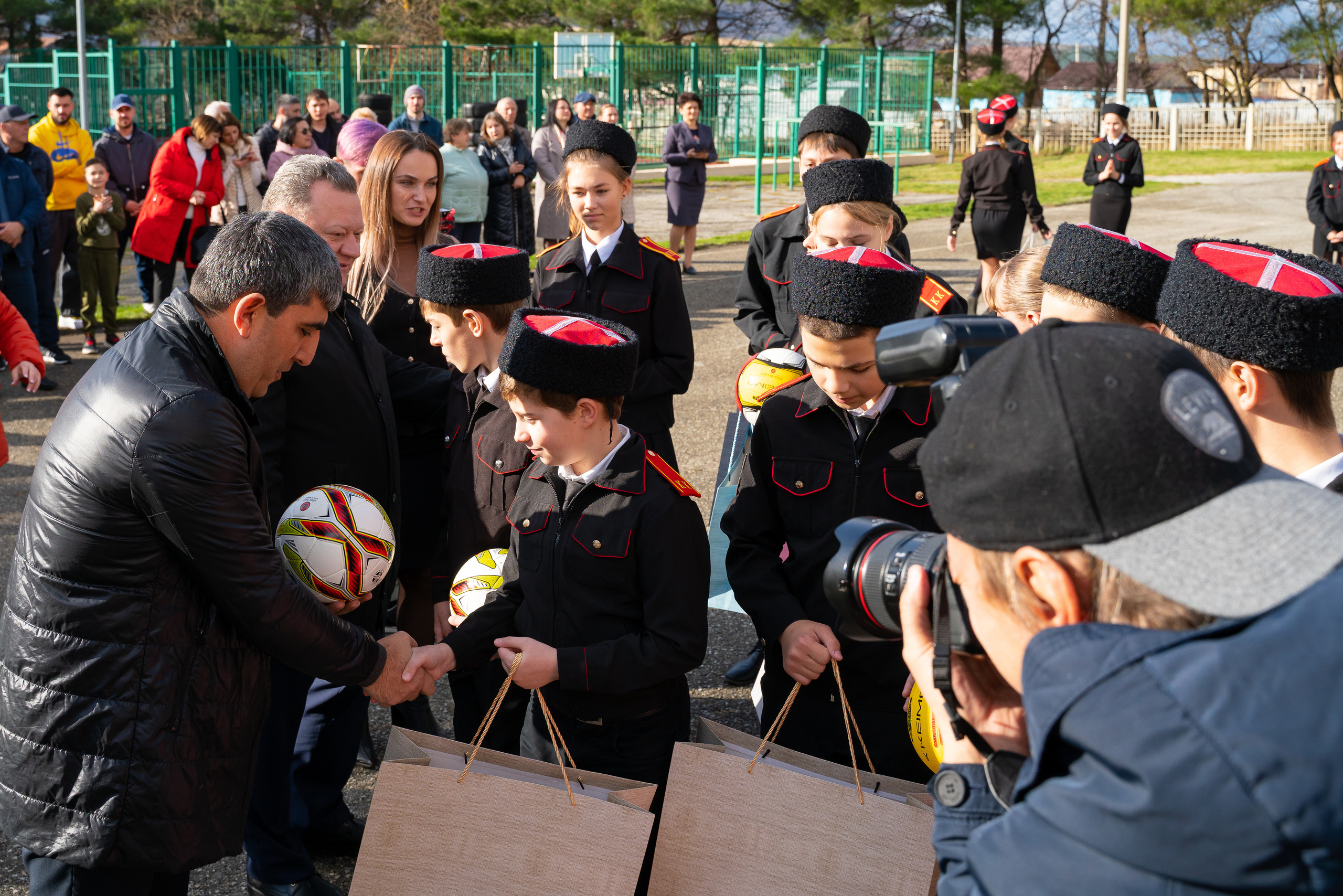 Открытие футбольного поля. Жизнь курорта Кабардинка в фотографиях