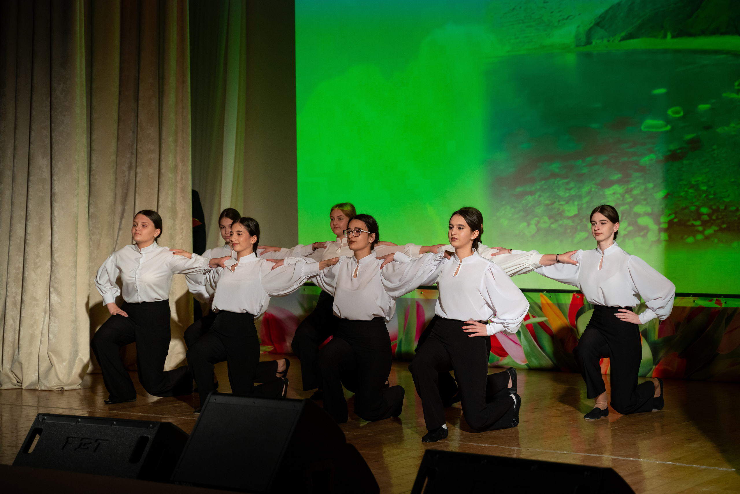 День матери. Кабардинка. Жизнь курорта Кабардинка в фотографиях