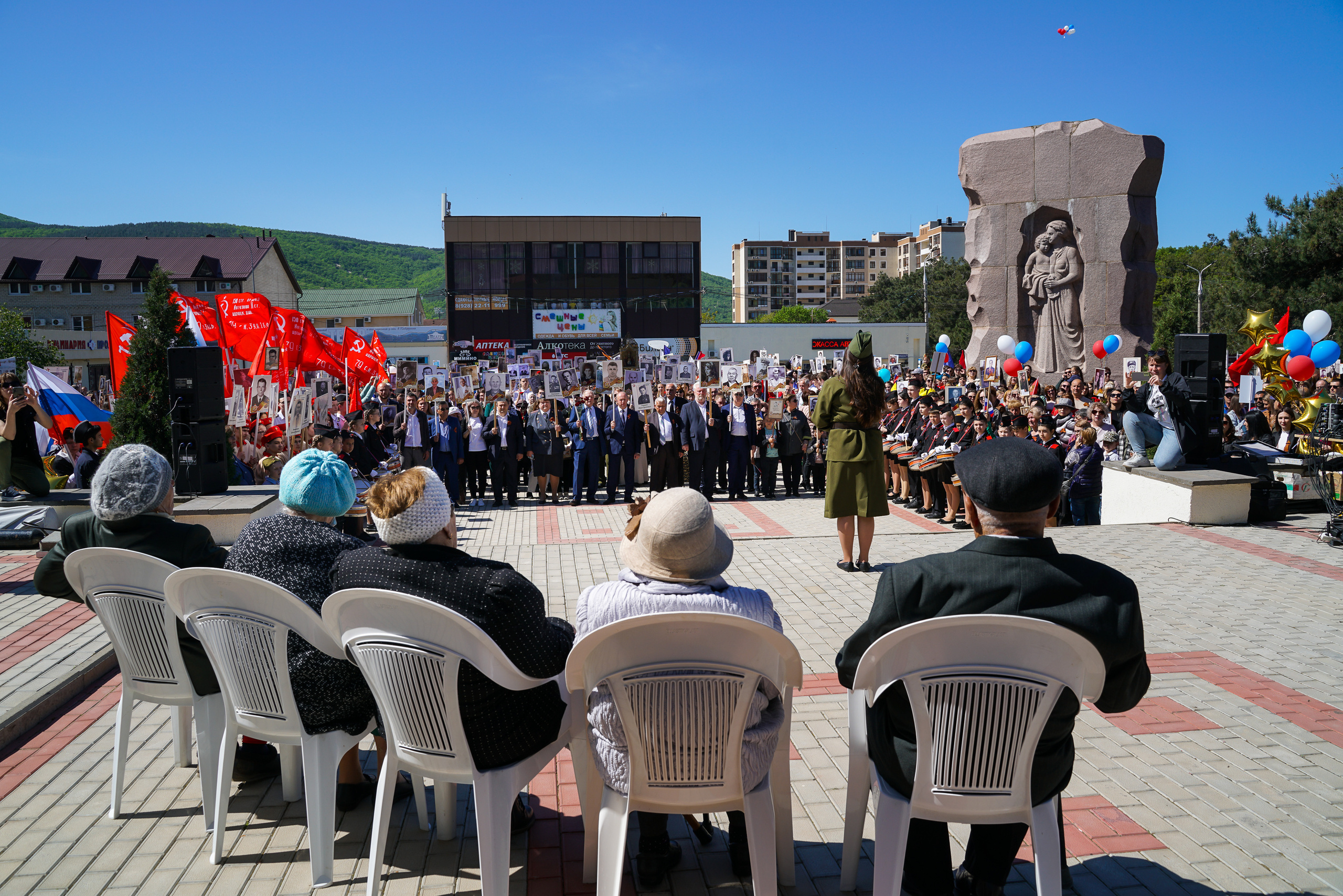 Праздничный парад 9 мая. Жизнь курорта Кабардинка в фотографиях