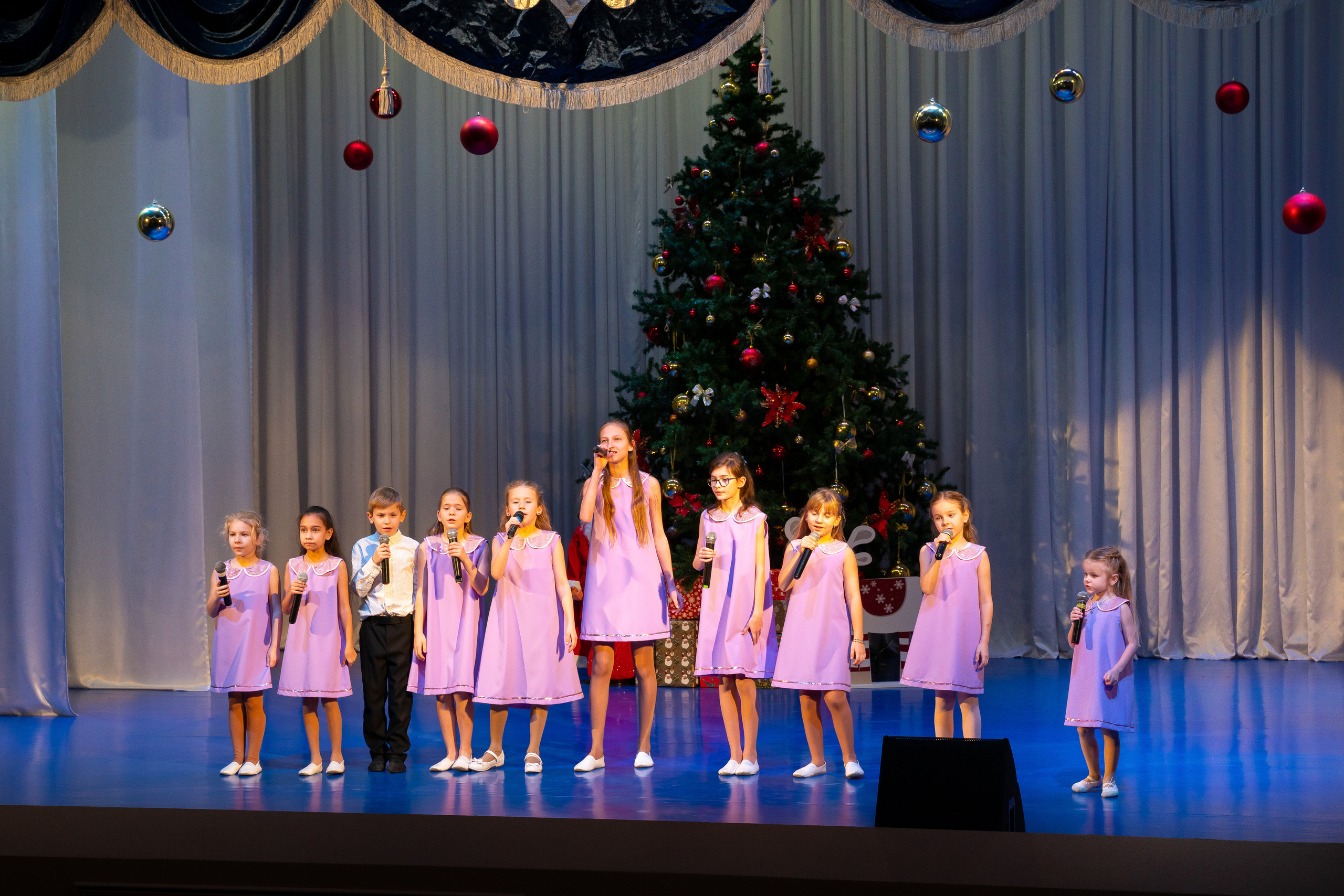 Новогодний концерт, Марьина Роща. Жизнь курорта Кабардинка в фотографиях