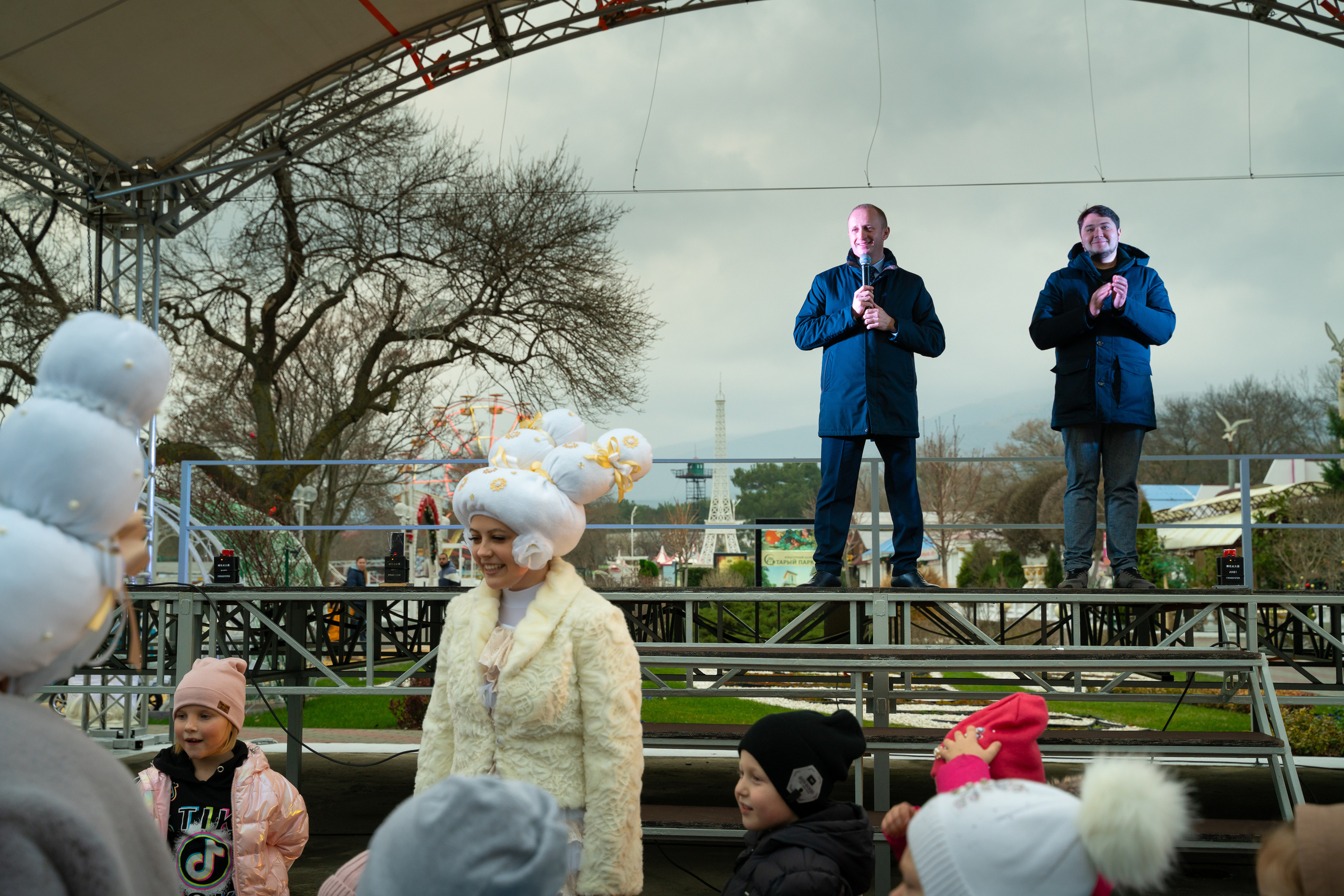 Ёлка на набережной. Жизнь курорта Кабардинка в фотографиях