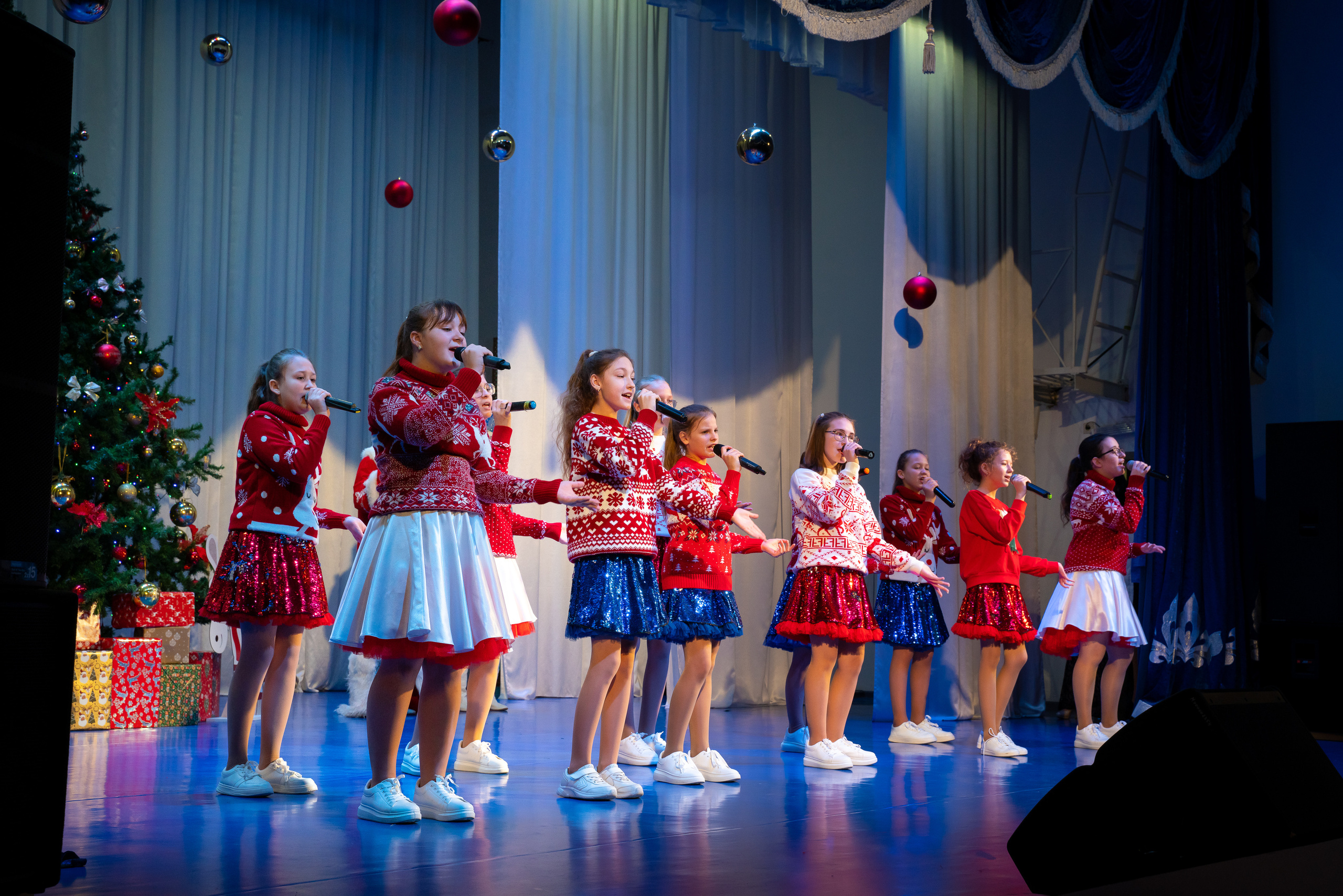 Новогодний концерт, Марьина Роща. Жизнь курорта Кабардинка в фотографиях