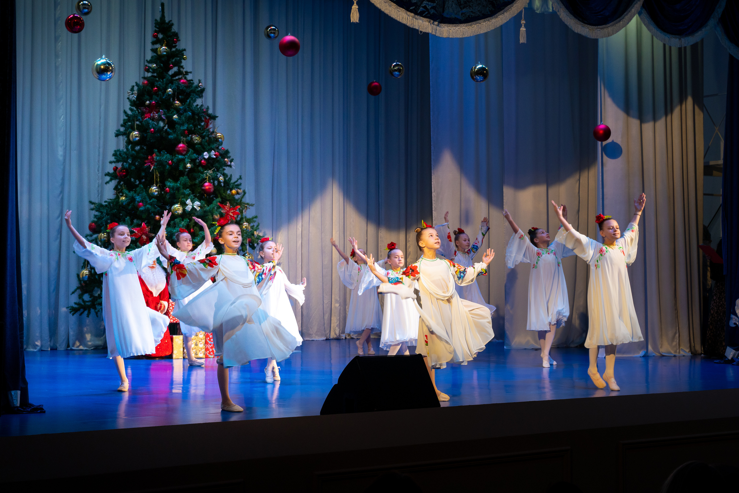 Новогодний концерт, Марьина Роща. Жизнь курорта Кабардинка в фотографиях