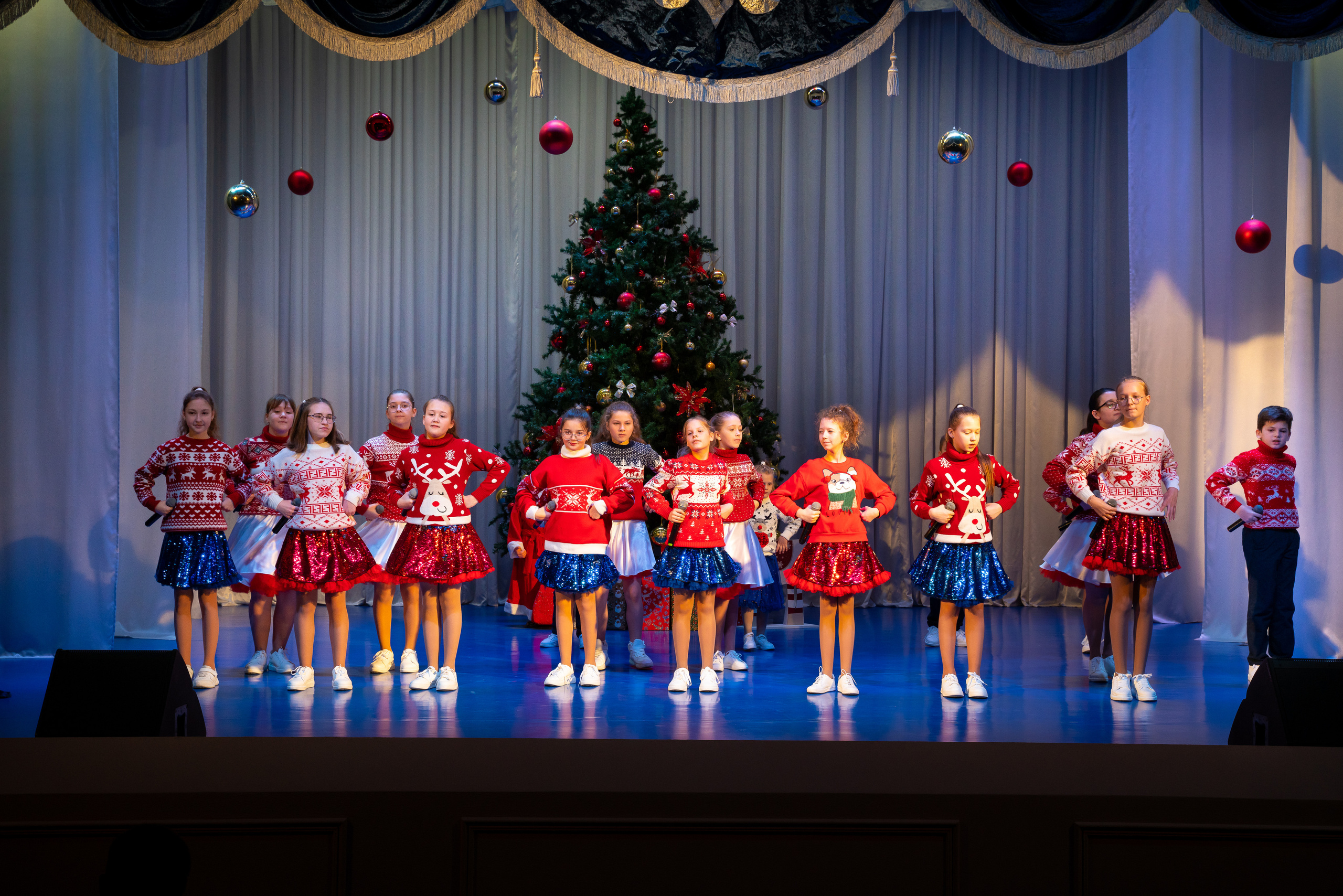 Новогодний концерт, Марьина Роща. Жизнь курорта Кабардинка в фотографиях