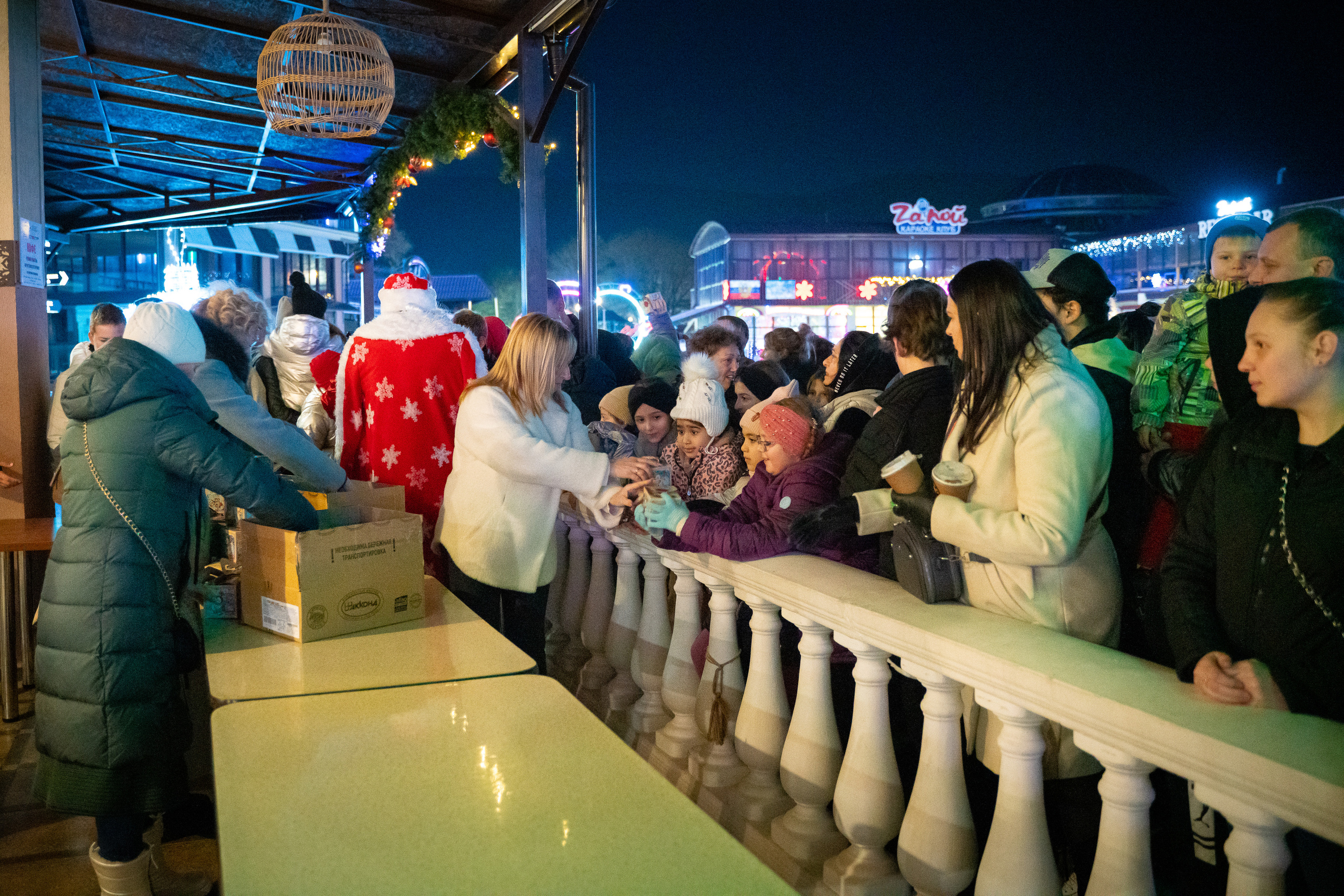 Ёлка на набережной. Жизнь курорта Кабардинка в фотографиях