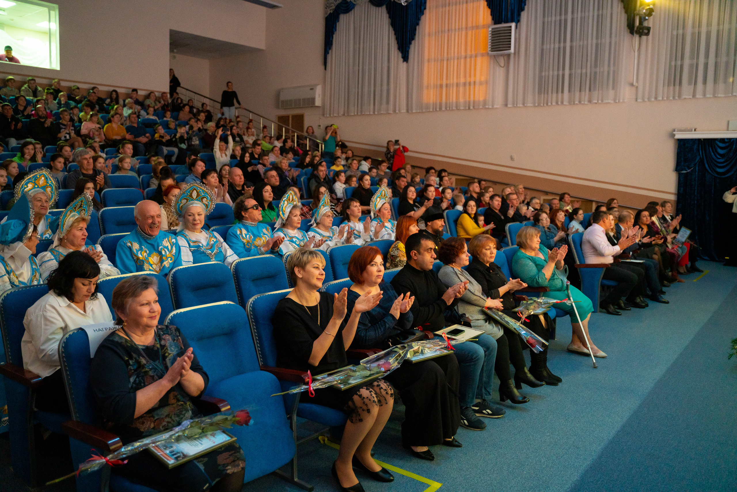 Новогодний концерт, Марьина Роща. Жизнь курорта Кабардинка в фотографиях