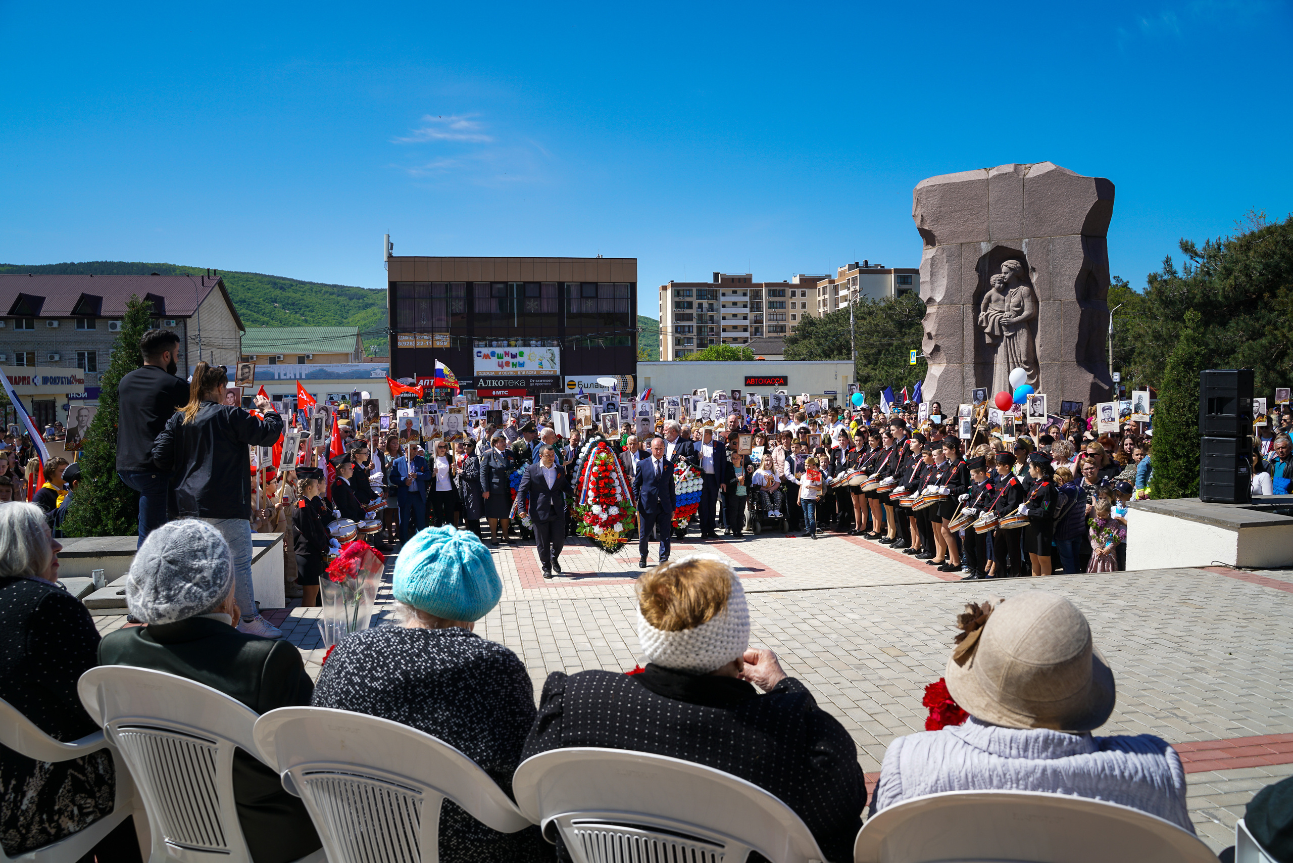 Праздничный парад 9 мая. Жизнь курорта Кабардинка в фотографиях