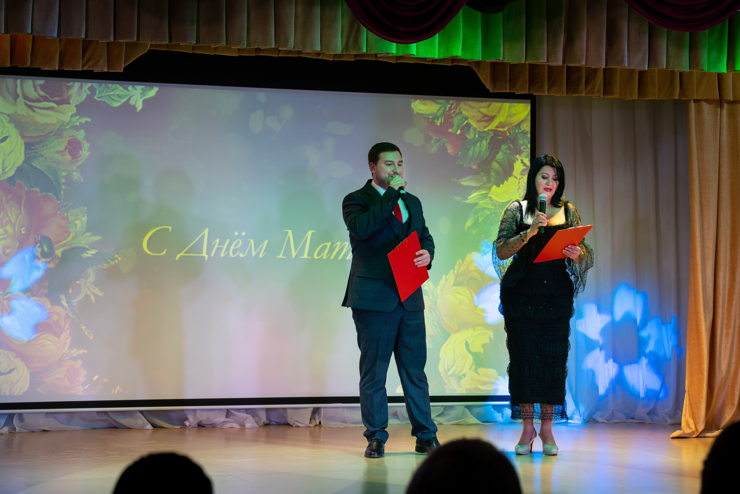 День матери. Виноградный. Жизнь курорта Кабардинка в фотографиях