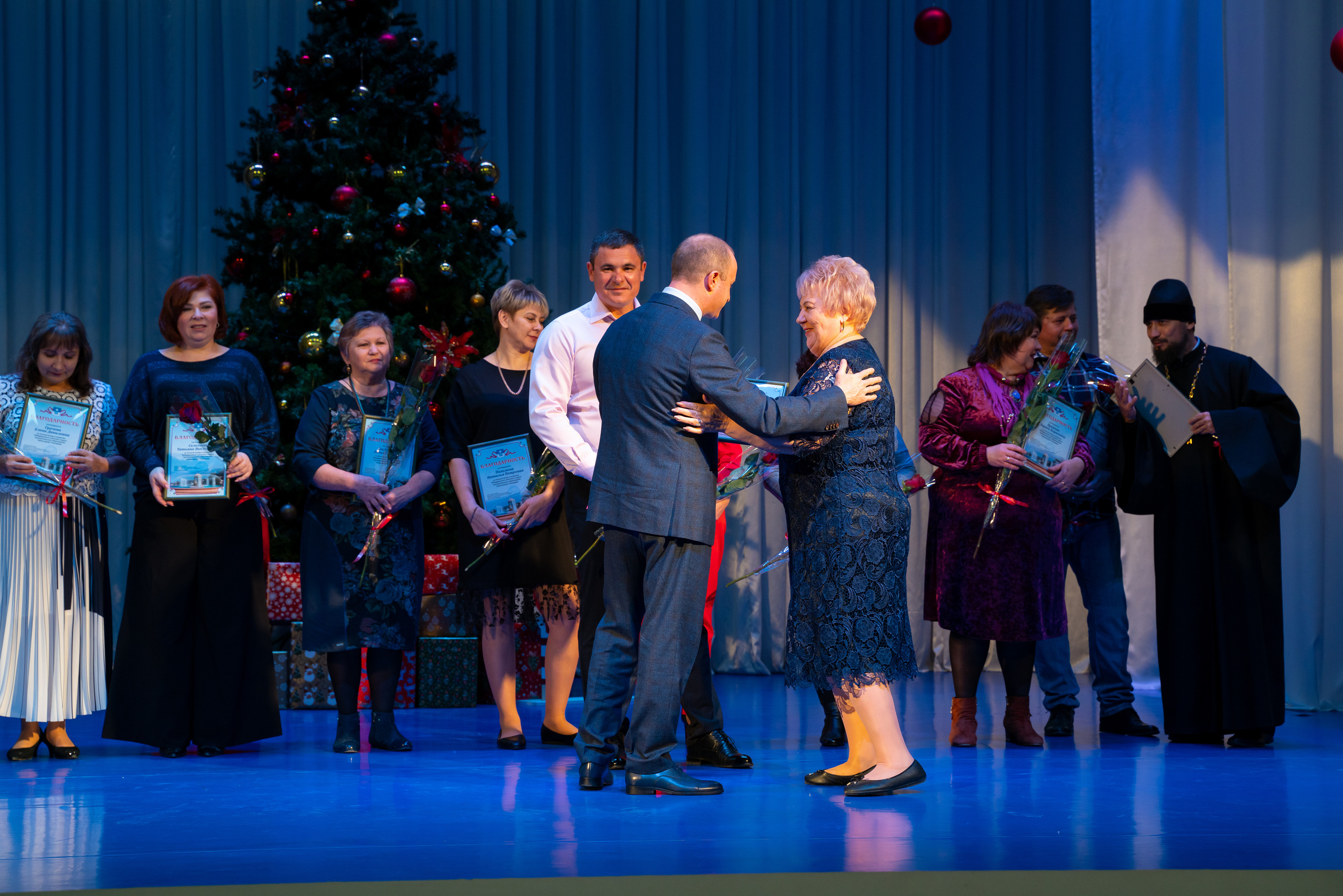 Новогодний концерт, Марьина Роща. Жизнь курорта Кабардинка в фотографиях