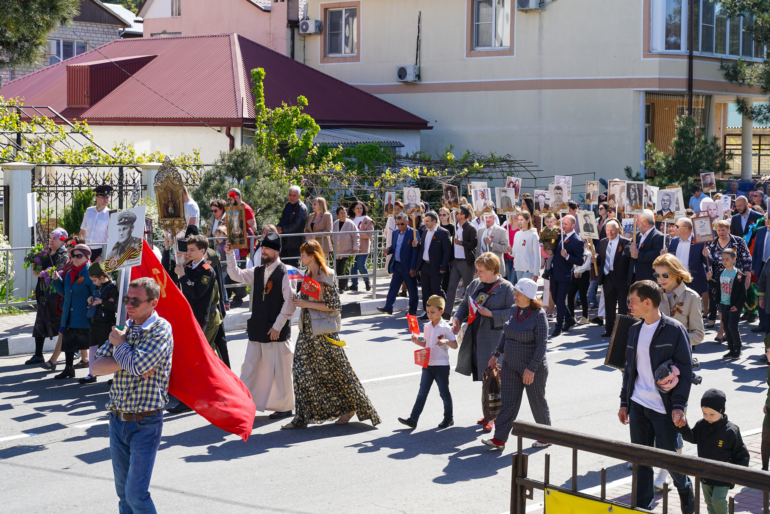 Праздничный парад 9 мая. Жизнь курорта Кабардинка в фотографиях