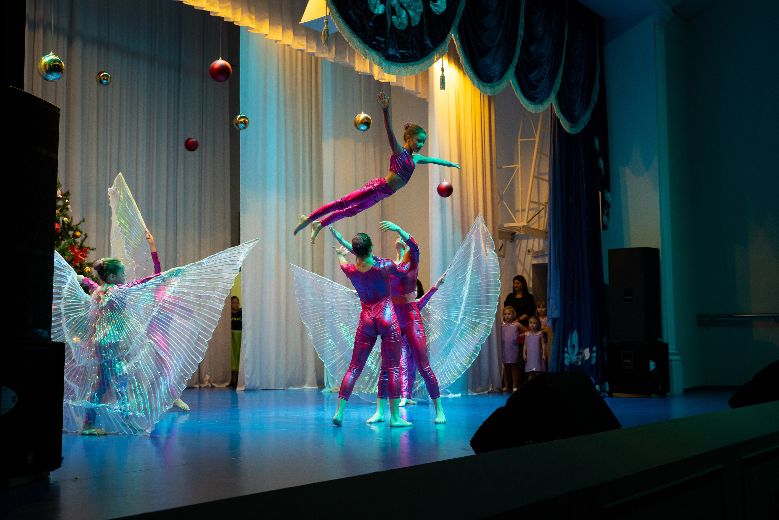 Новогодний концерт, Марьина Роща. Жизнь курорта Кабардинка в фотографиях