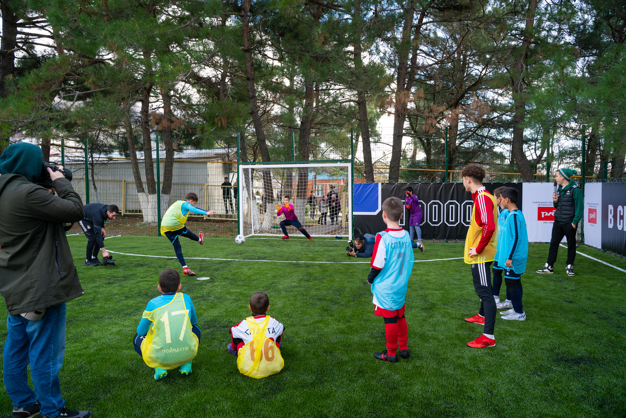 Открытие футбольного поля. Жизнь курорта Кабардинка в фотографиях