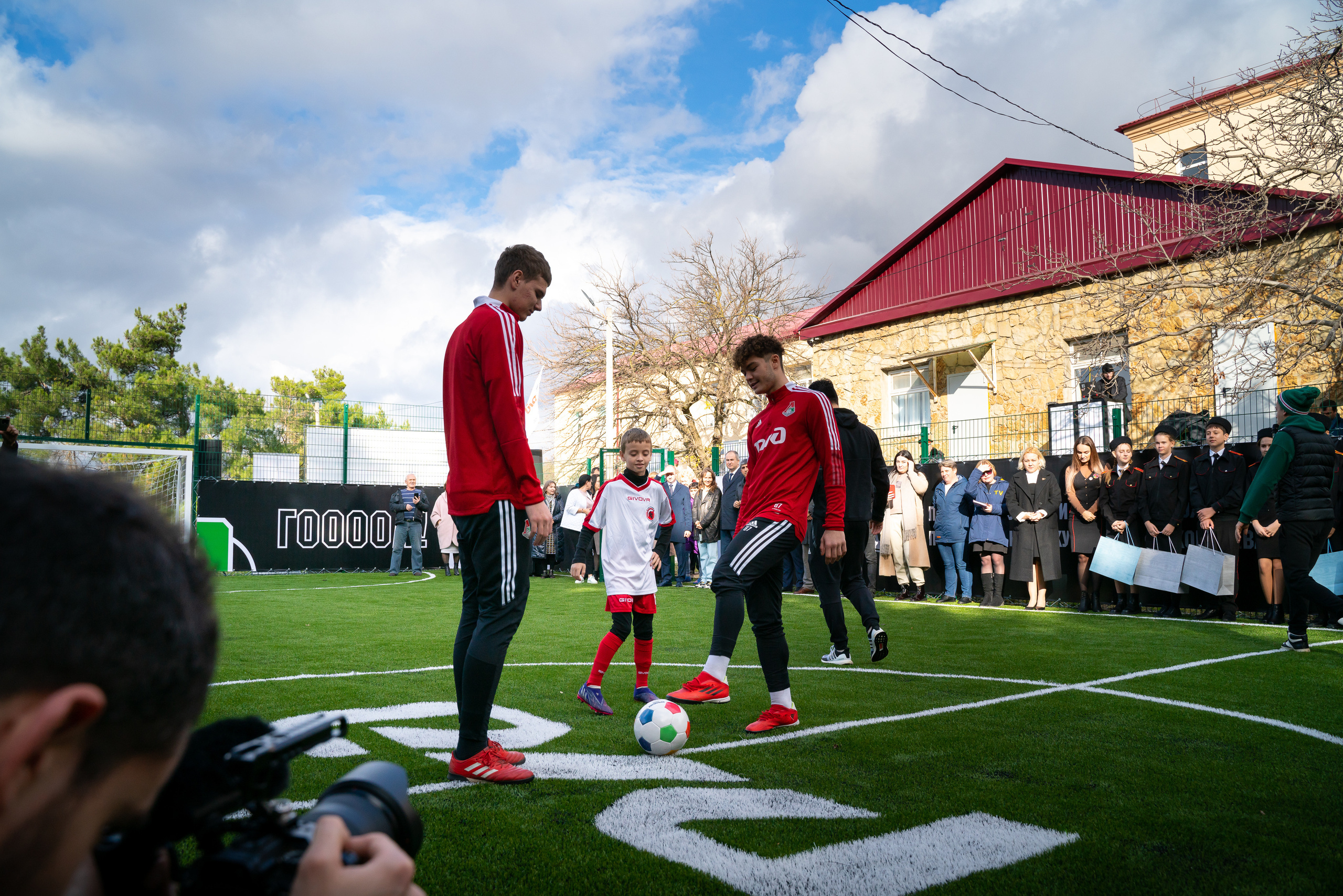 Открытие футбольного поля. Жизнь курорта Кабардинка в фотографиях