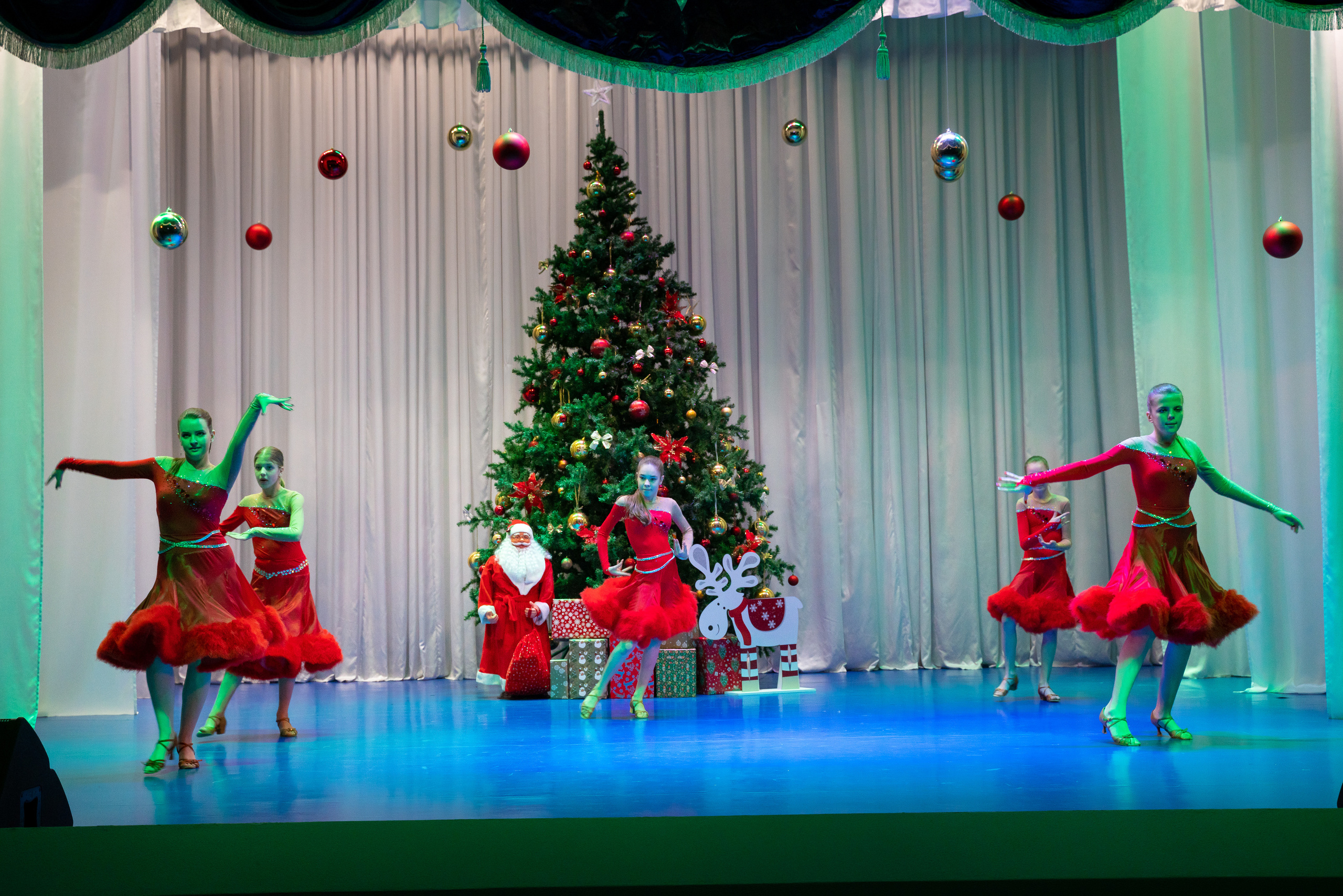 Новогодний концерт, Марьина Роща. Жизнь курорта Кабардинка в фотографиях