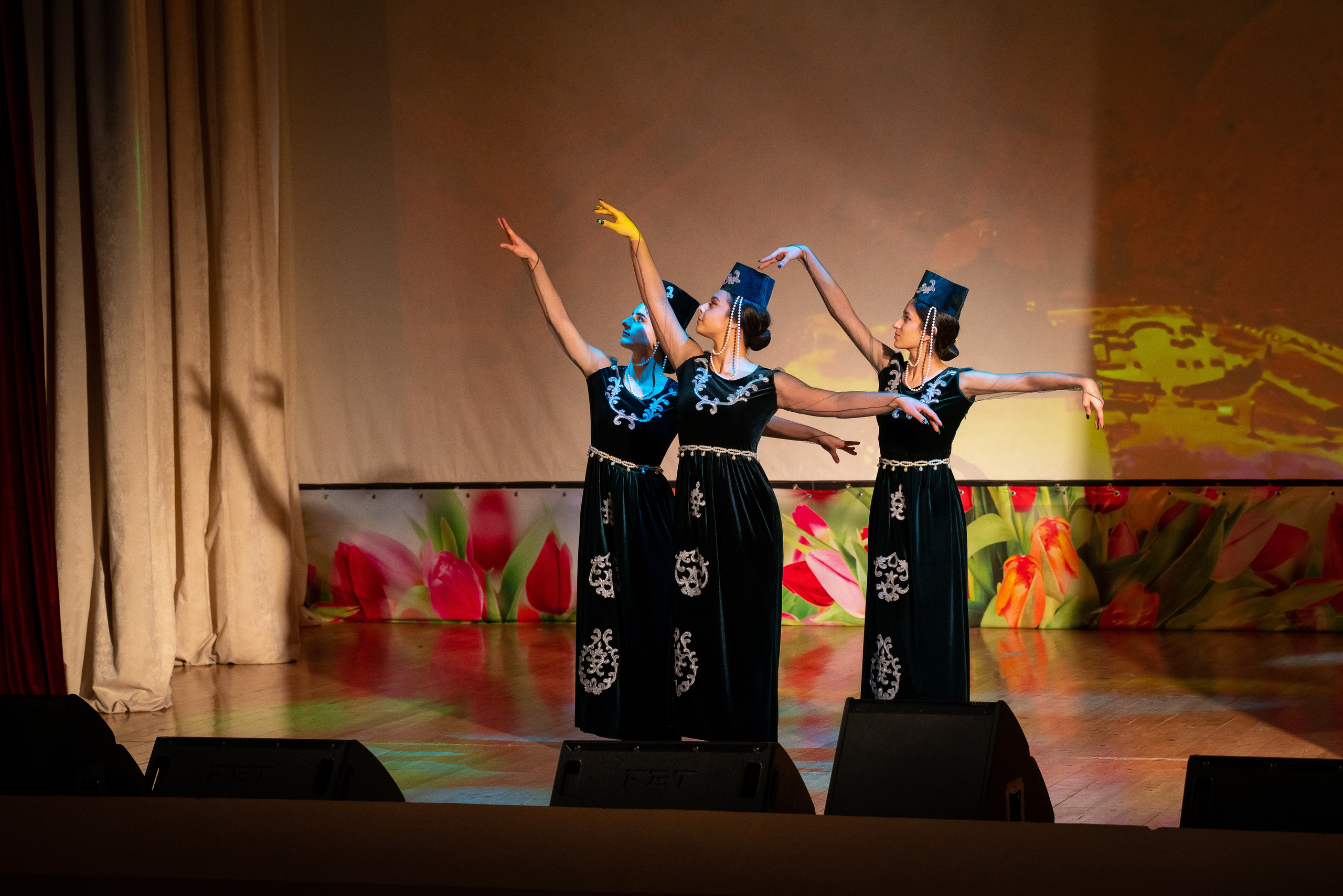 День матери. Кабардинка. Жизнь курорта Кабардинка в фотографиях